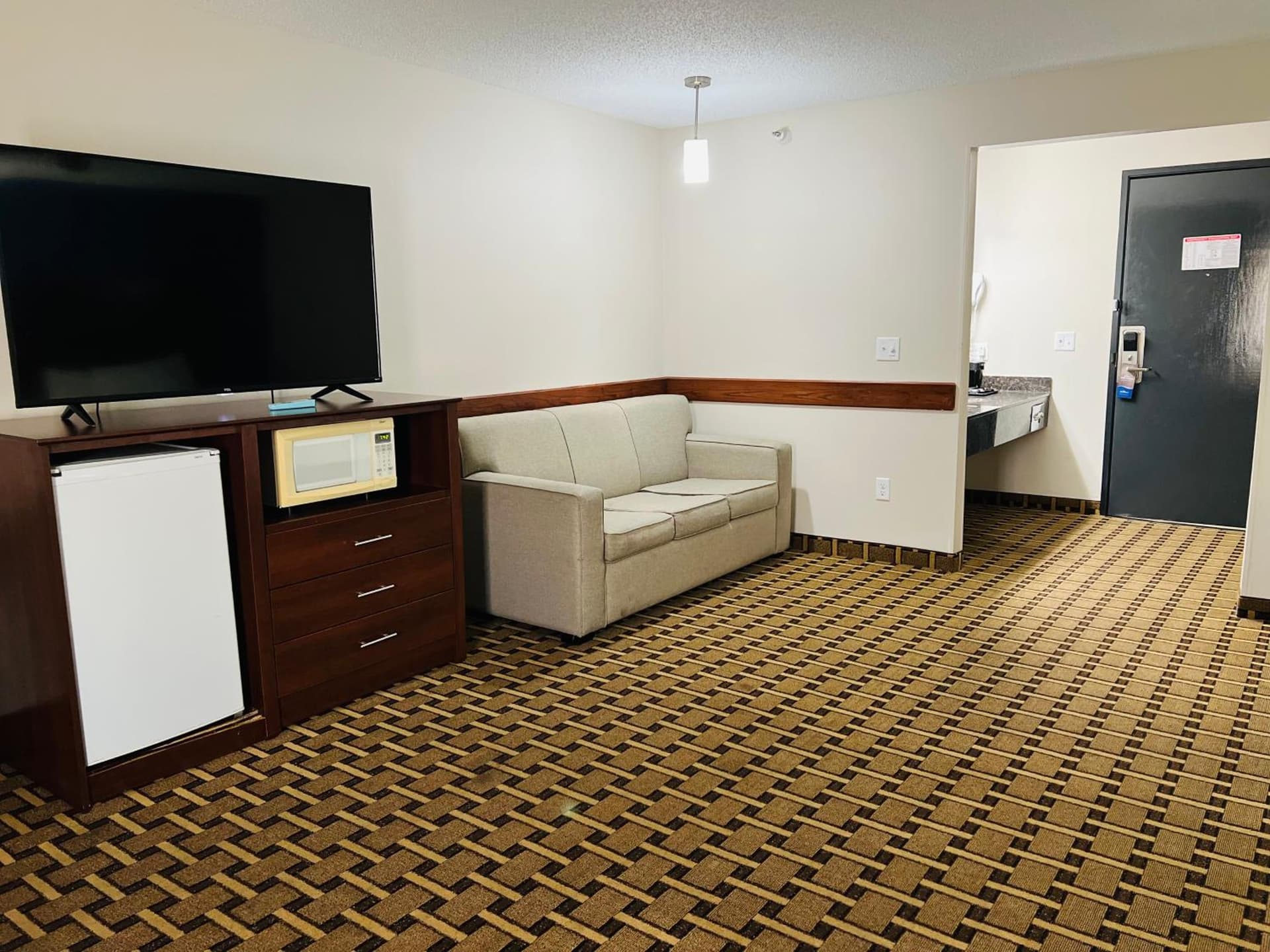 Baymont by Wyndham La Crosse/Onalaska property views in Onalaska, WI — gallery photo 3