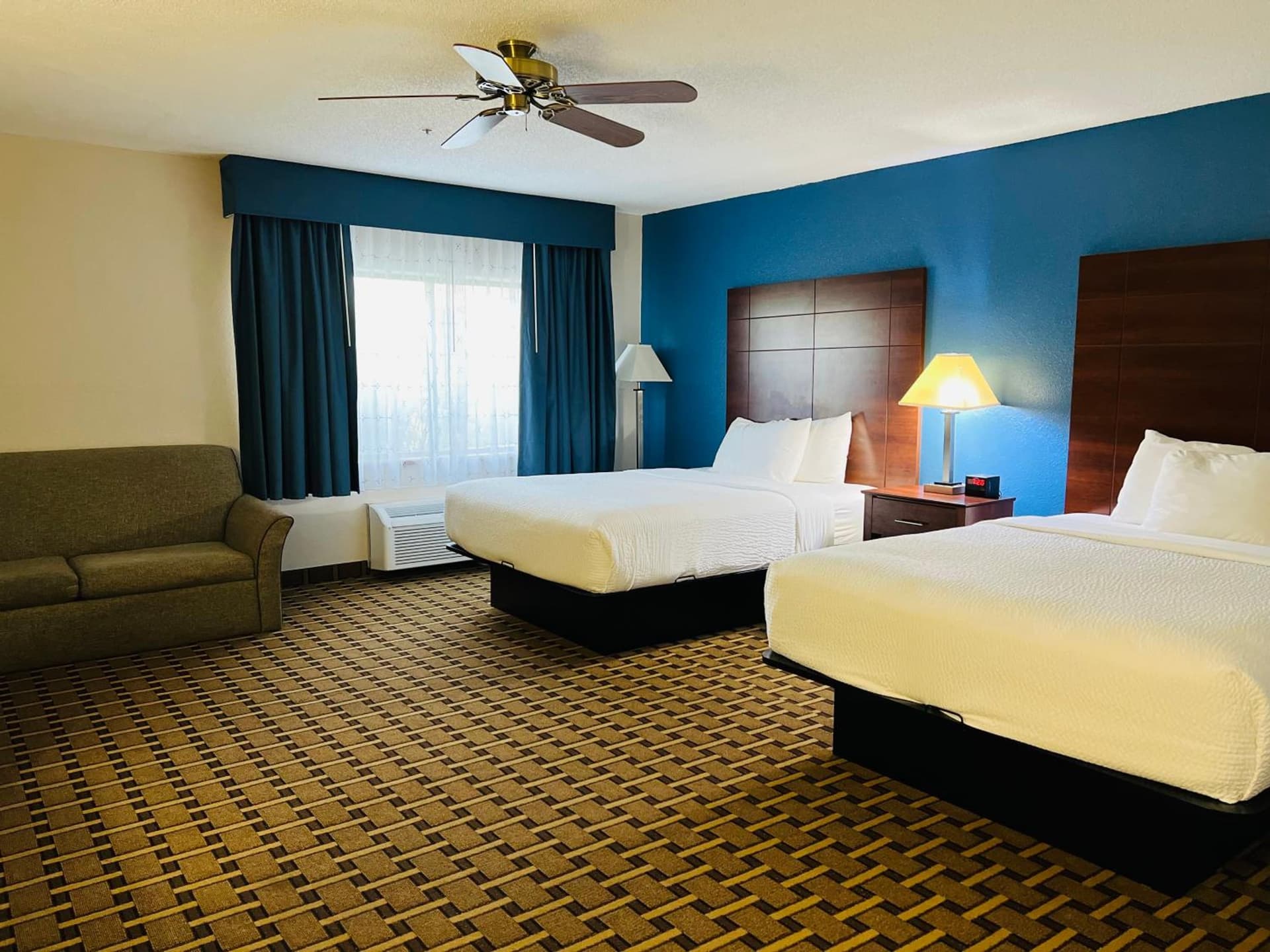 Baymont by Wyndham La Crosse/Onalaska interior in Onalaska, WI — gallery photo 2