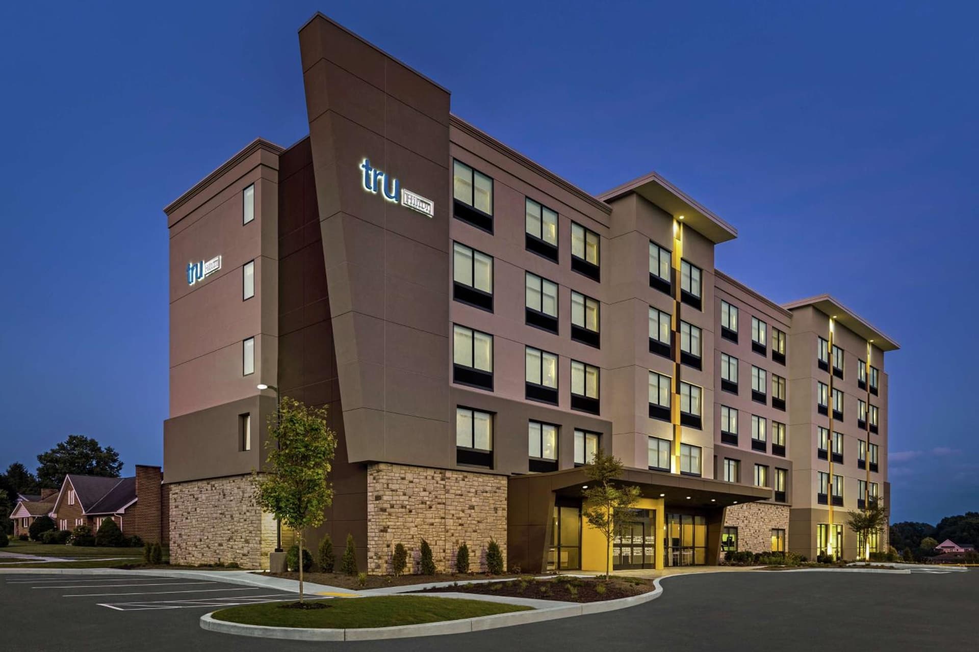 Tru By Hilton Hershey Chocolate Avenue interior in Hershey, PA — gallery photo 2
