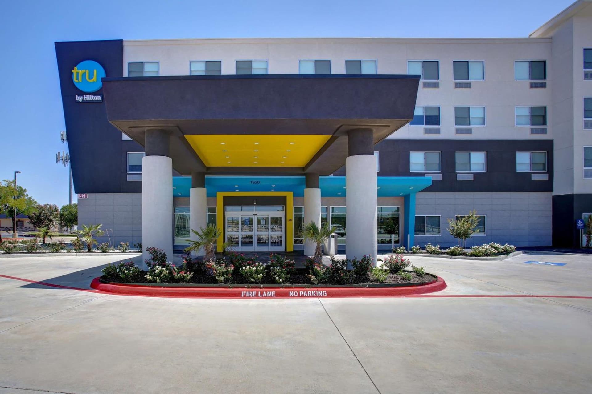 Tru By Hilton Grand Prairie property views in Grand Prairie, TX — gallery photo 3