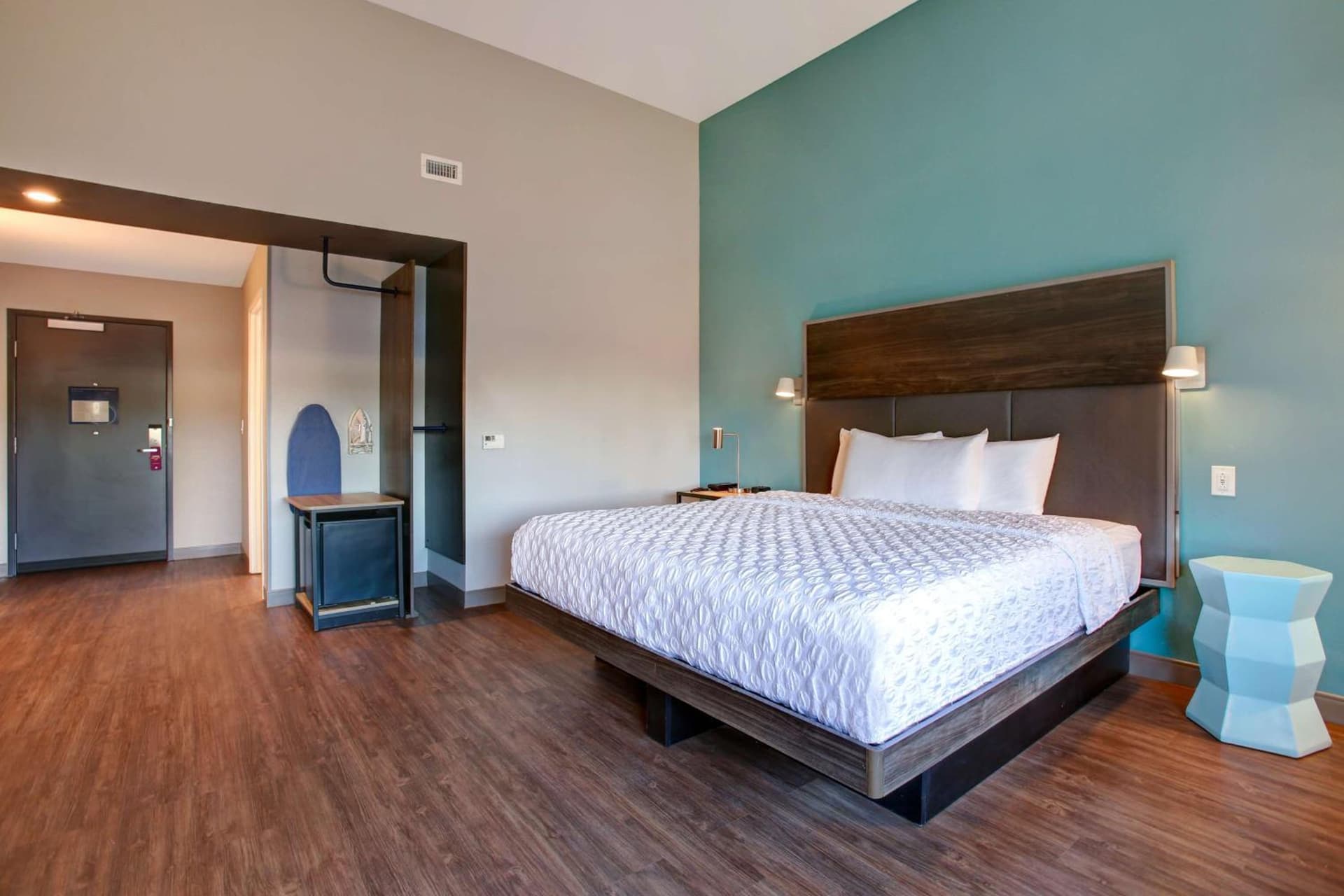 Tru By Hilton Grand Prairie property views in Grand Prairie, TX — gallery photo 3