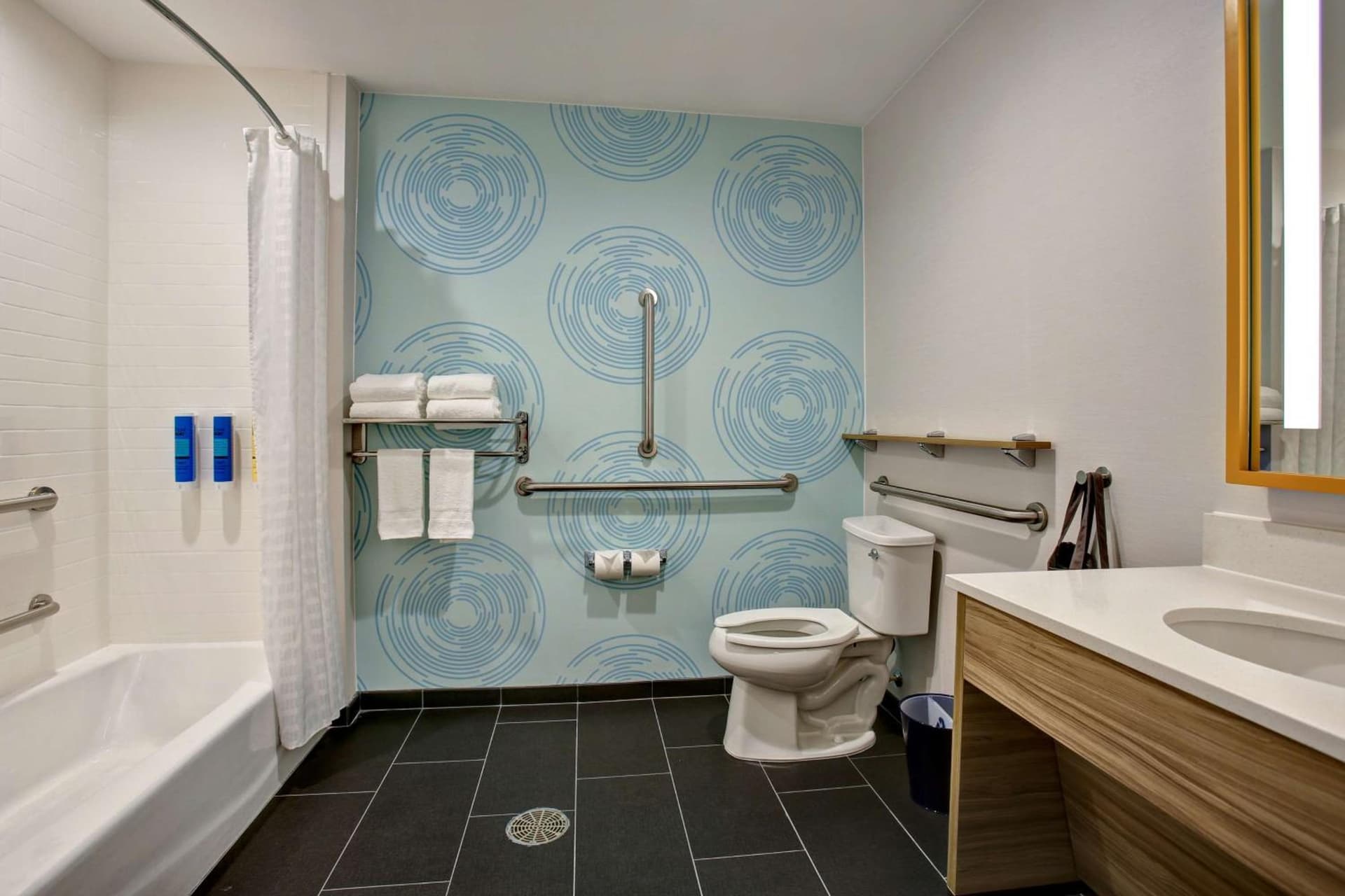 Tru By Hilton Grand Prairie gallery photo in Grand Prairie, TX — image 4