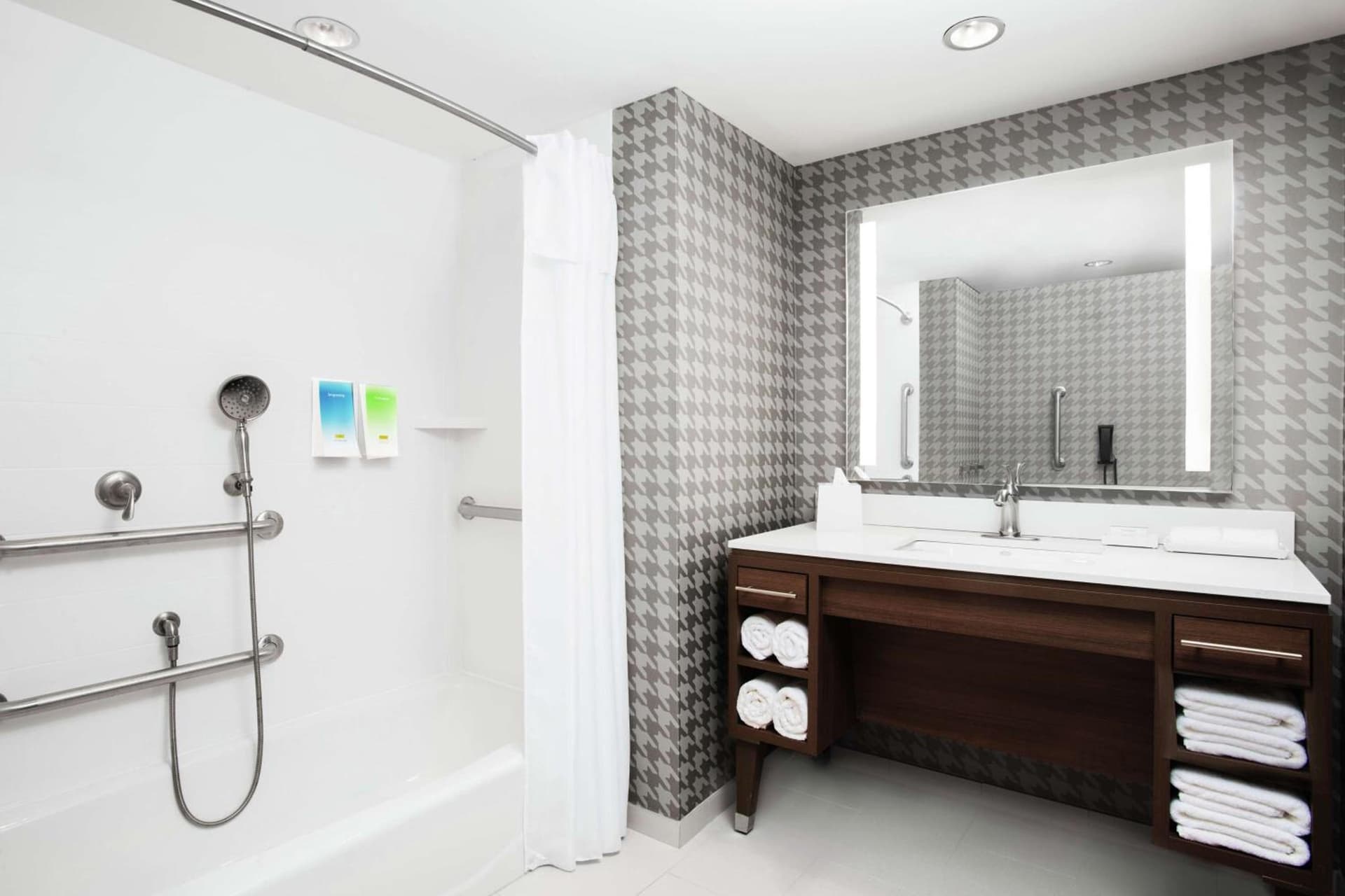 Home2 Suites by Hilton Long Island Brookhaven gallery photo in Yaphank, NY — image 6