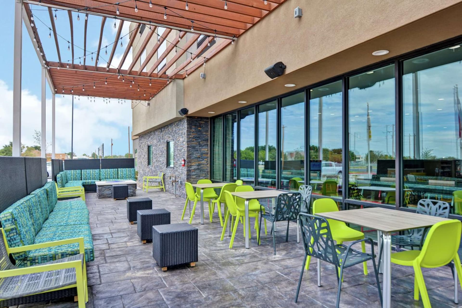 Home2 Suites By Hilton Pecos Tx interior in Pecos — gallery photo 2