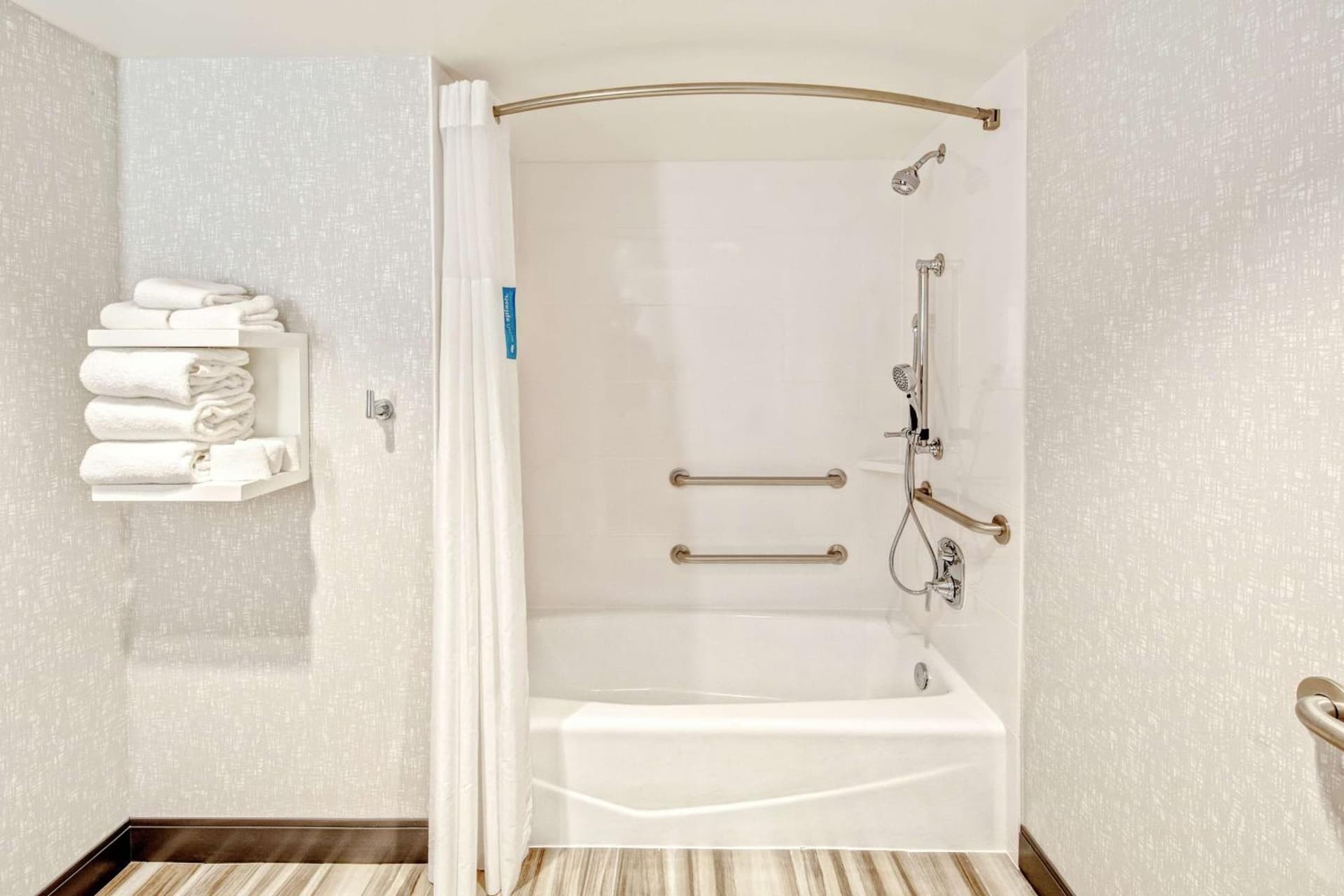 Hampton by Hilton Encinitas-Cardiff Encinitas, CA near Del Mar gallery photo in Encinitas, CA — image 25