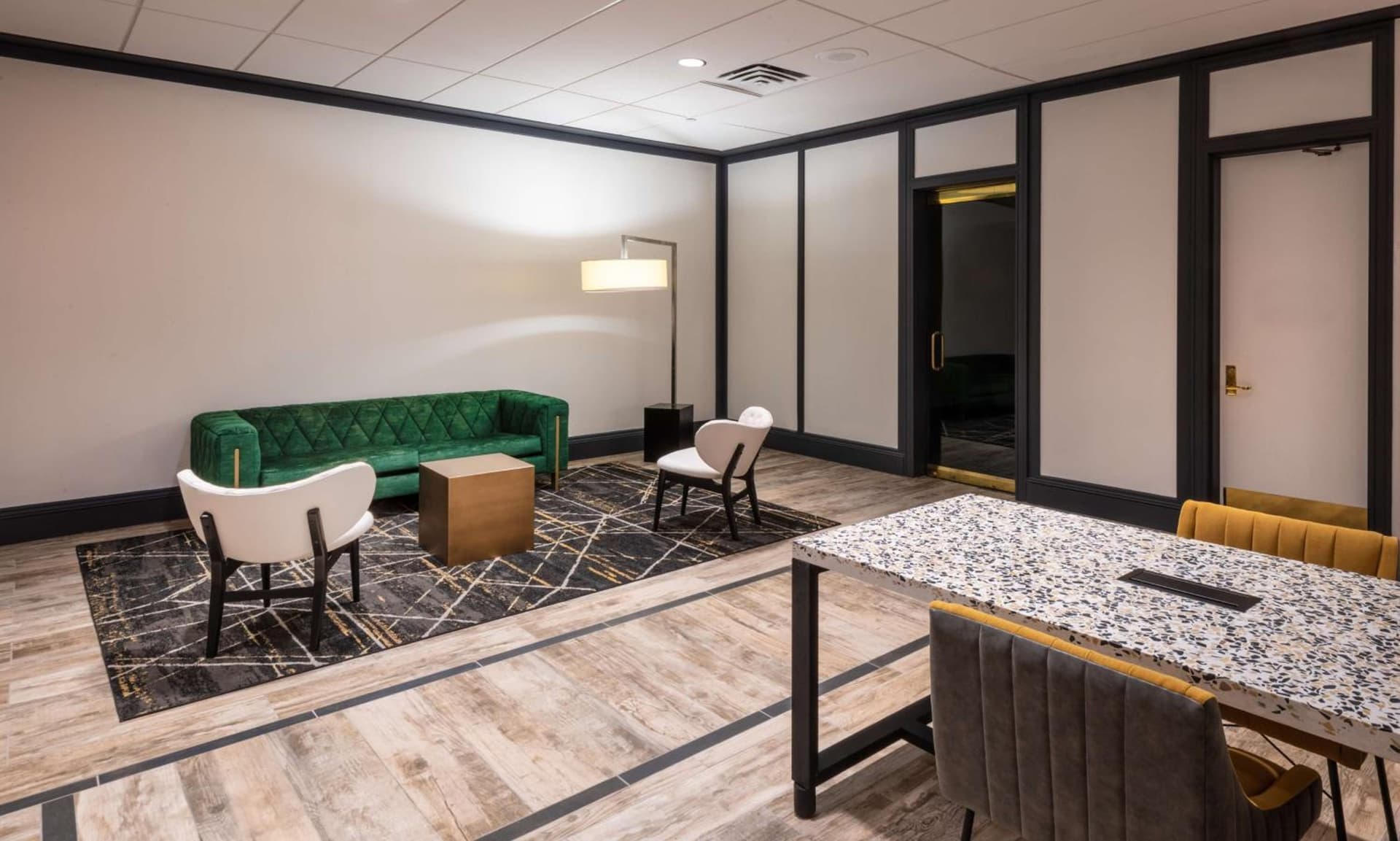 DoubleTree by Hilton Newark Penn Station gallery photo in Newark, NJ — image 51