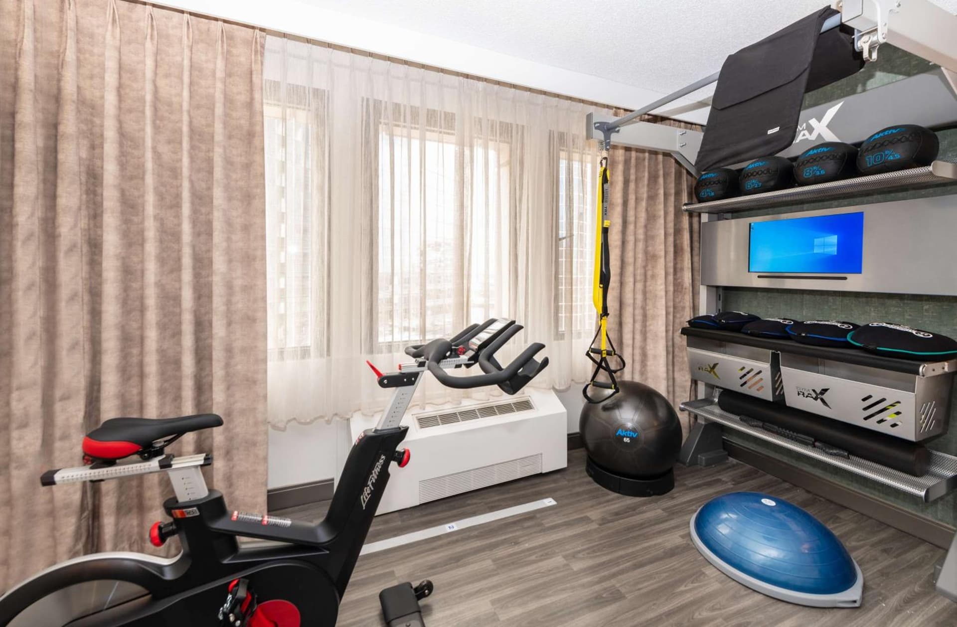 DoubleTree by Hilton Newark Penn Station gallery photo in Newark, NJ — image 31