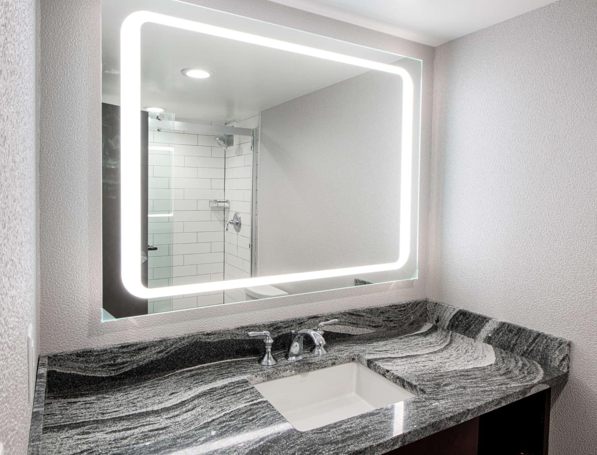 DoubleTree by Hilton Newark Penn Station gallery photo in Newark, NJ — image 41
