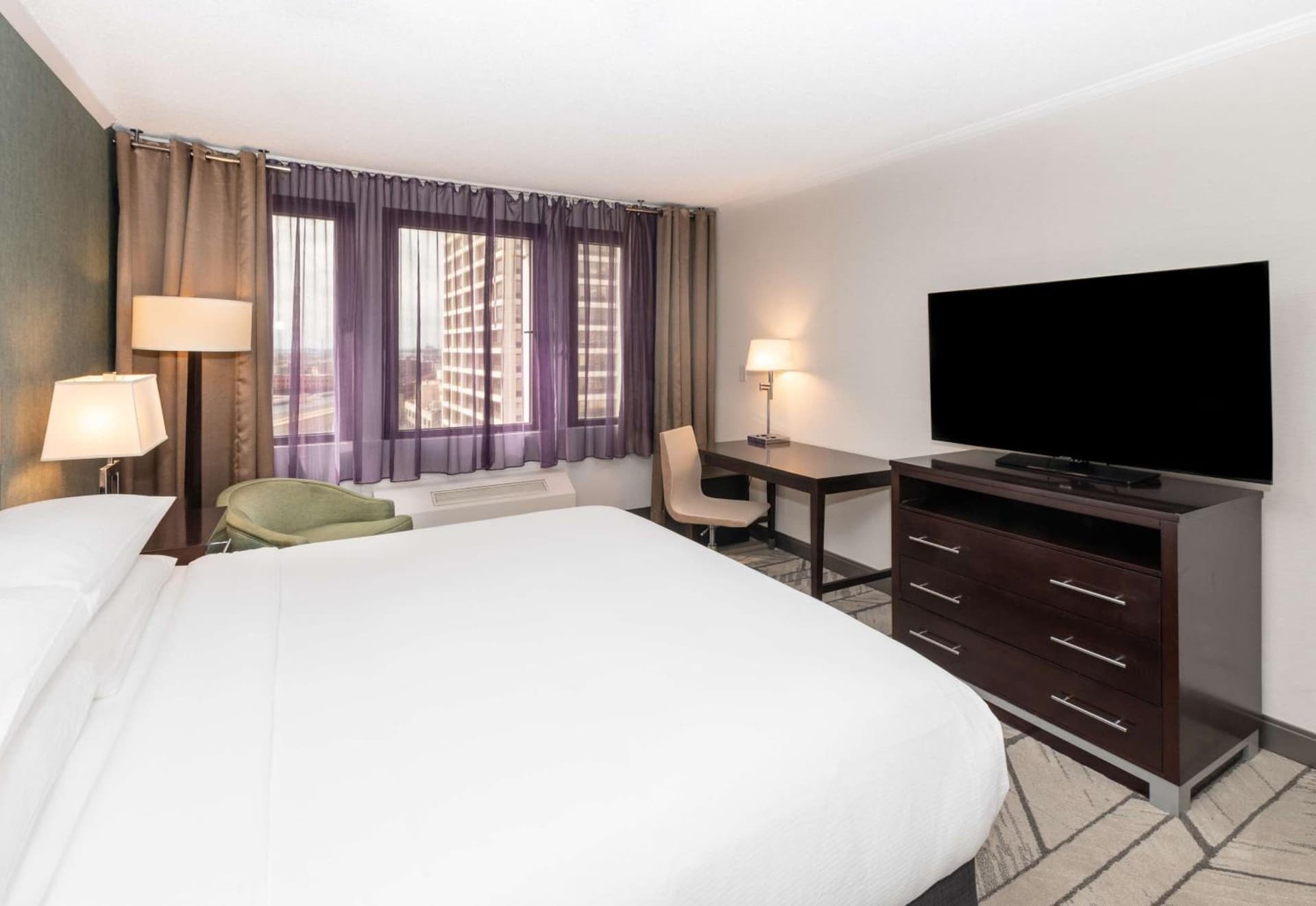 DoubleTree by Hilton Newark Penn Station gallery photo in Newark, NJ — image 17