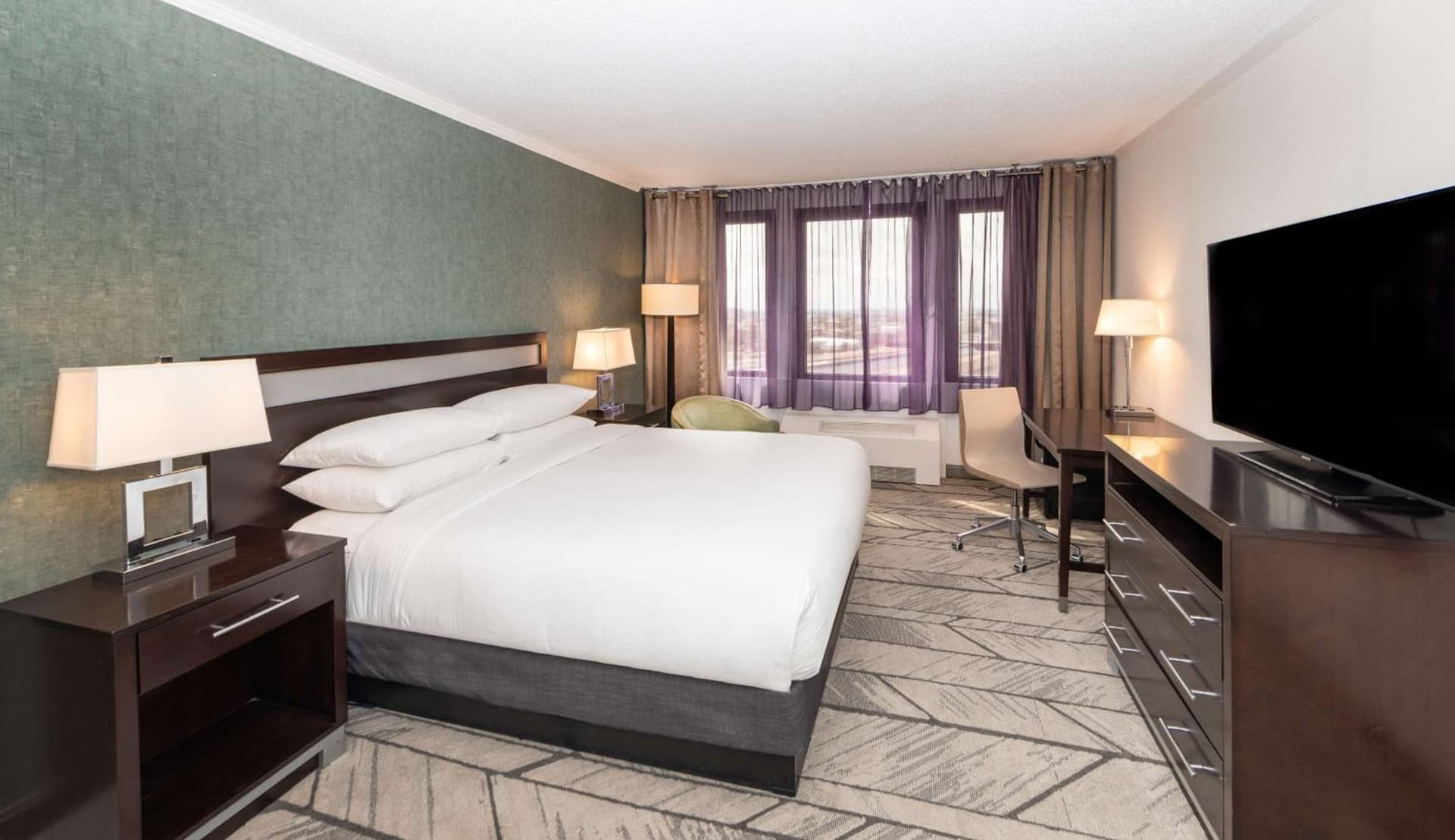 DoubleTree by Hilton Newark Penn Station gallery photo in Newark, NJ — image 29