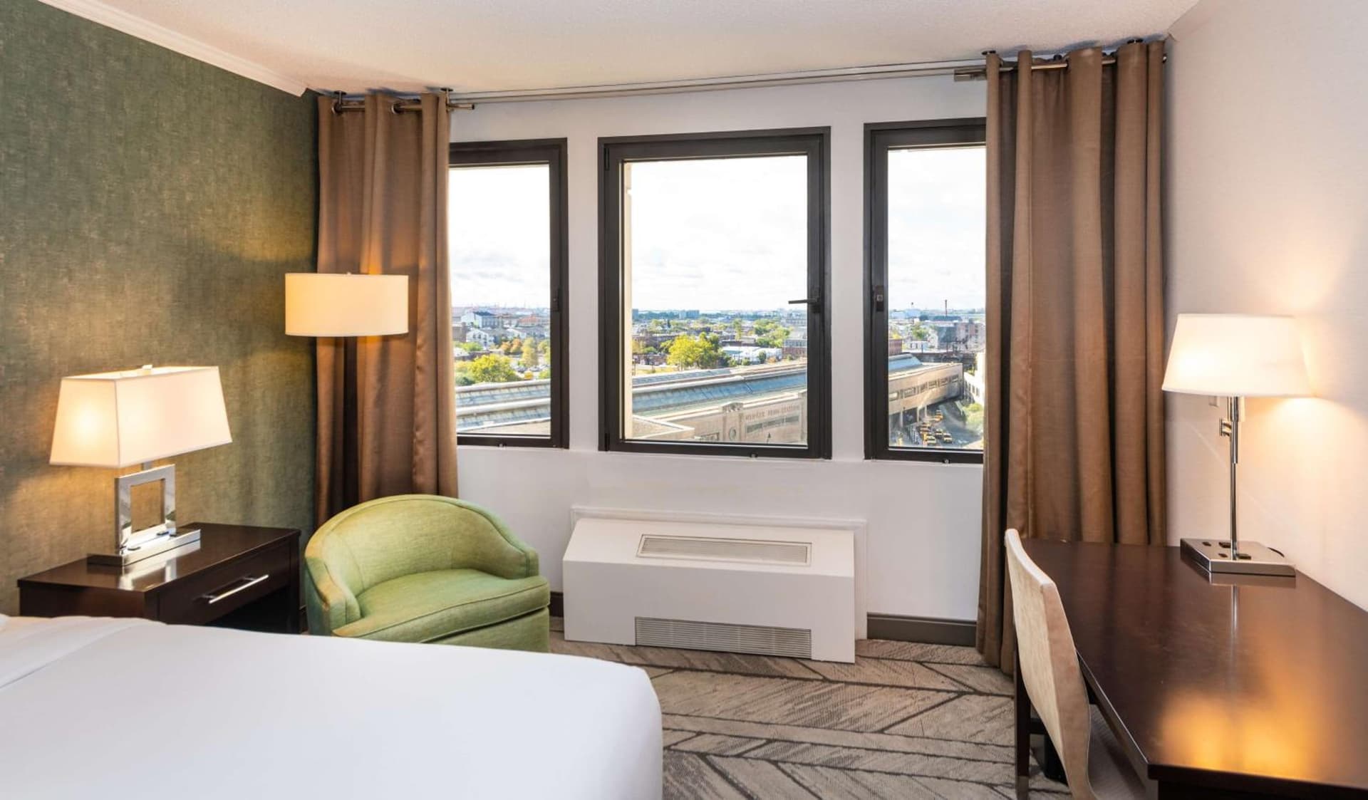 DoubleTree by Hilton Newark Penn Station interior in Newark, NJ — gallery photo 2