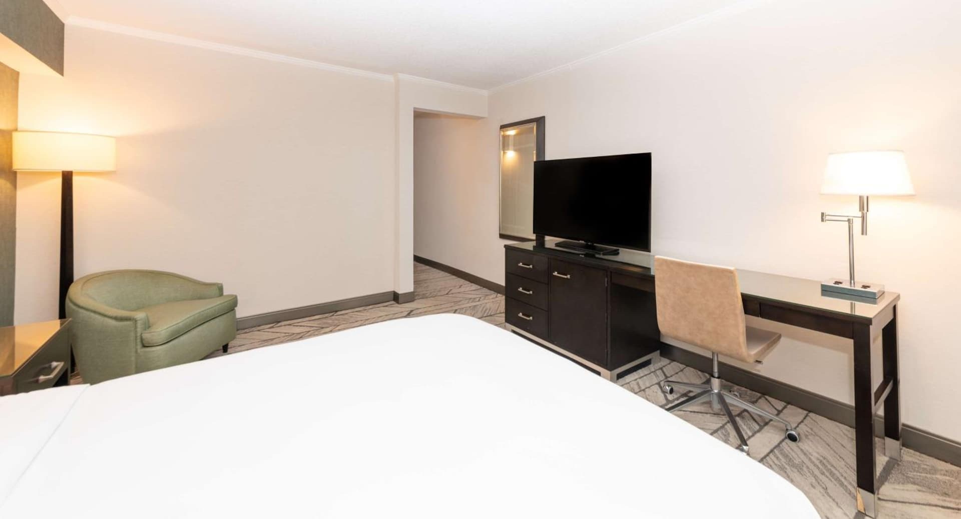 DoubleTree by Hilton Newark Penn Station gallery photo in Newark, NJ — image 24