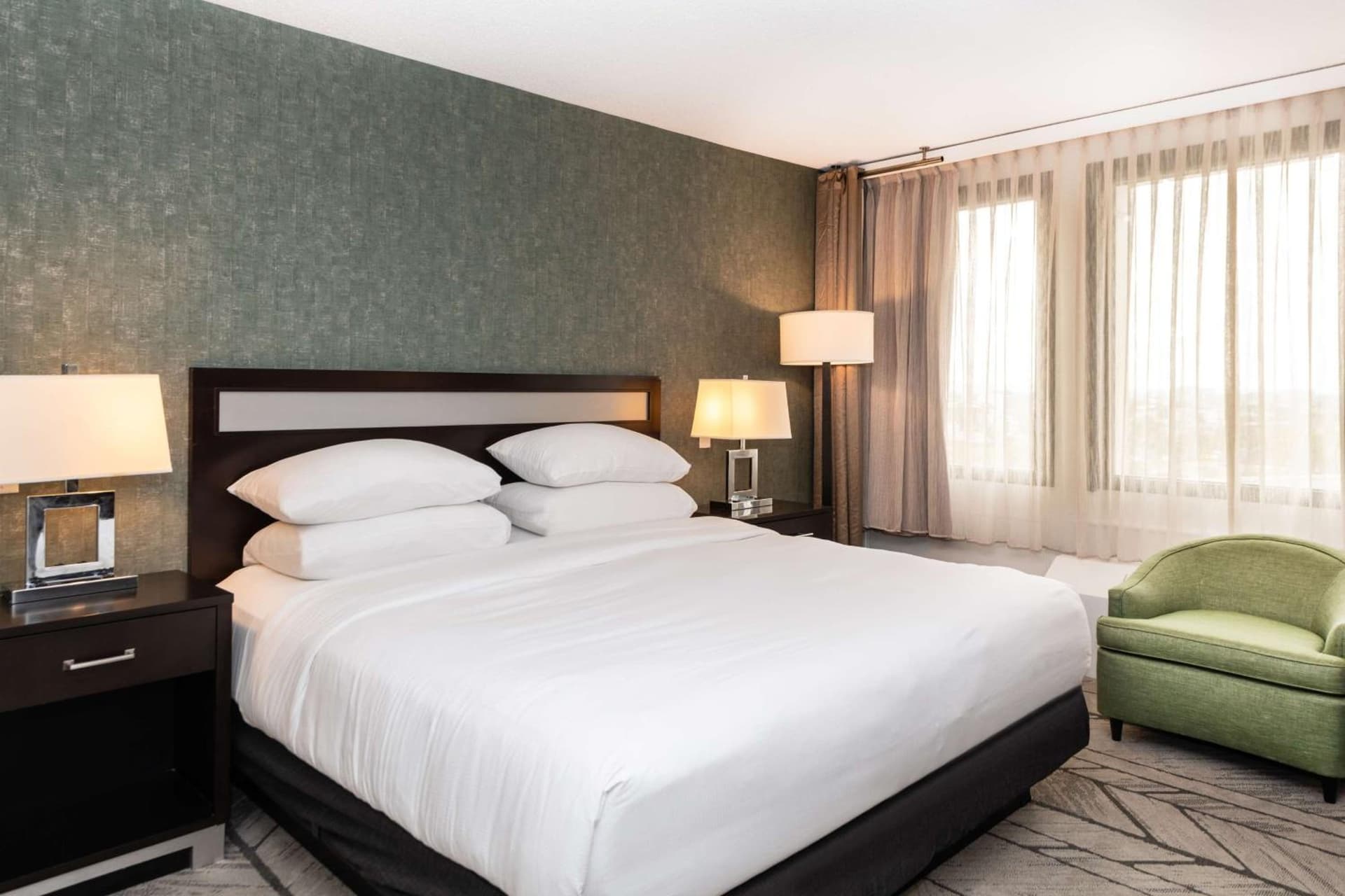 DoubleTree by Hilton Newark Penn Station gallery photo in Newark, NJ — image 25