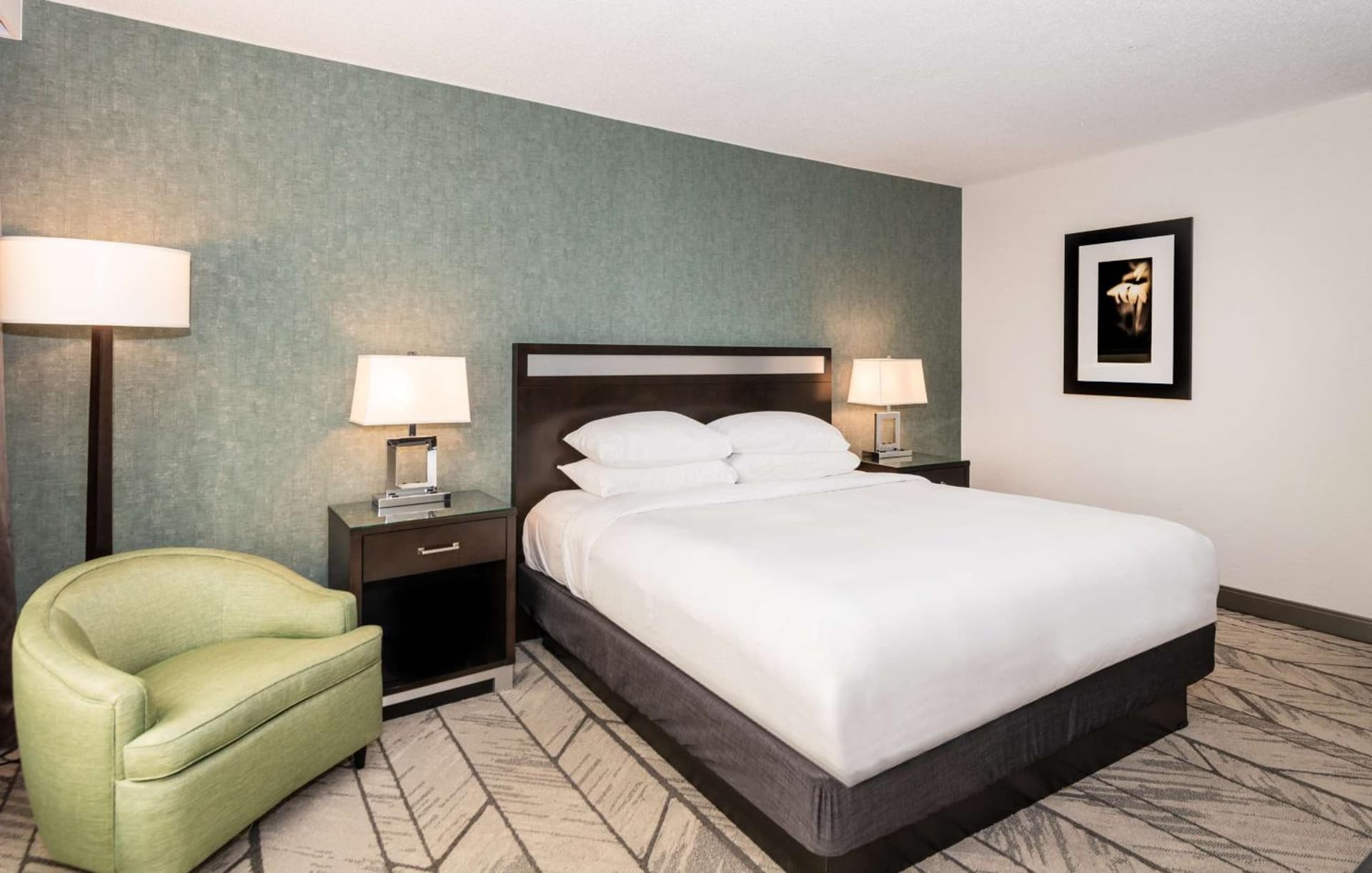 DoubleTree by Hilton Newark Penn Station gallery photo in Newark, NJ — image 23