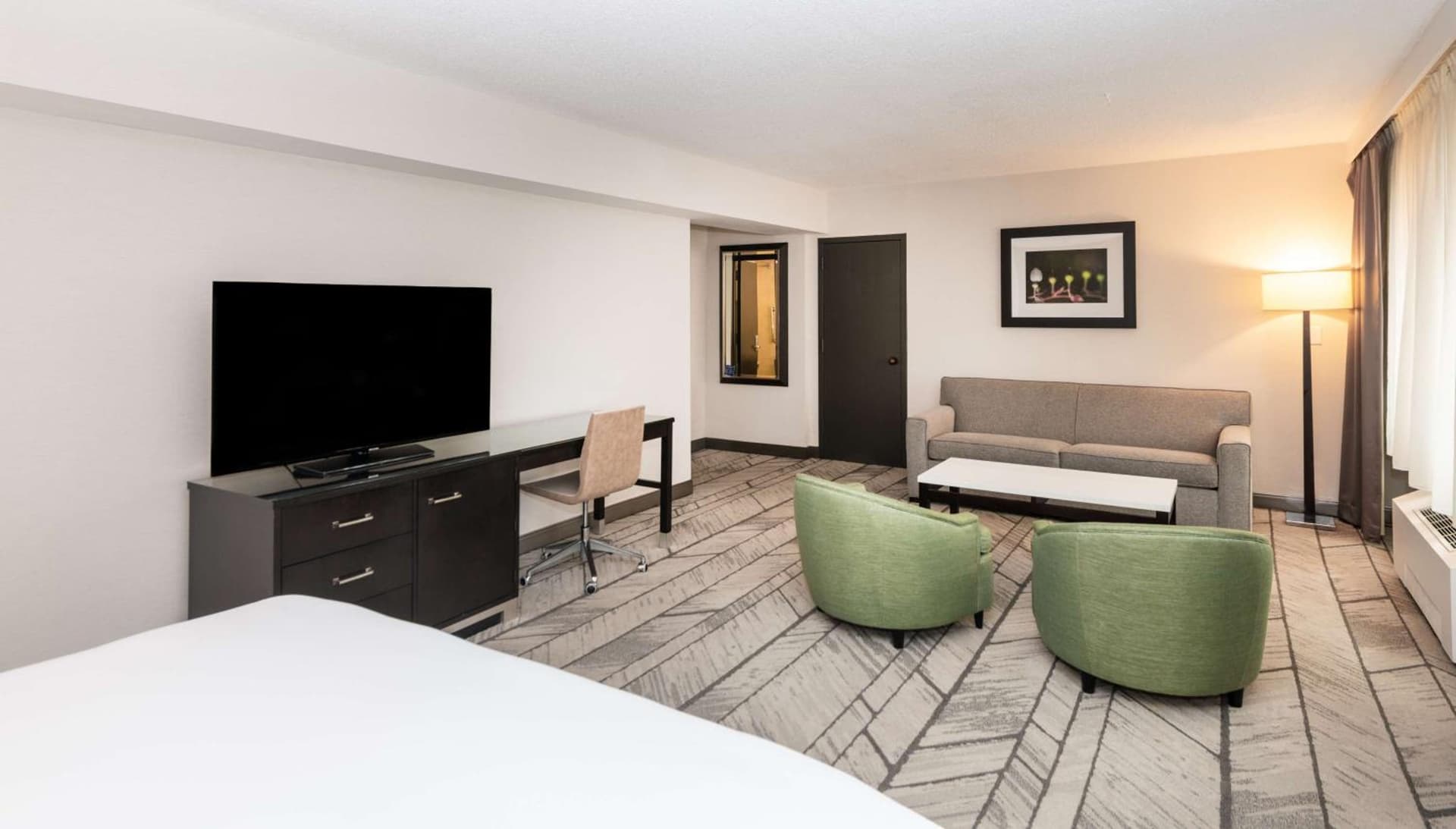 DoubleTree by Hilton Newark Penn Station gallery photo in Newark, NJ — image 39