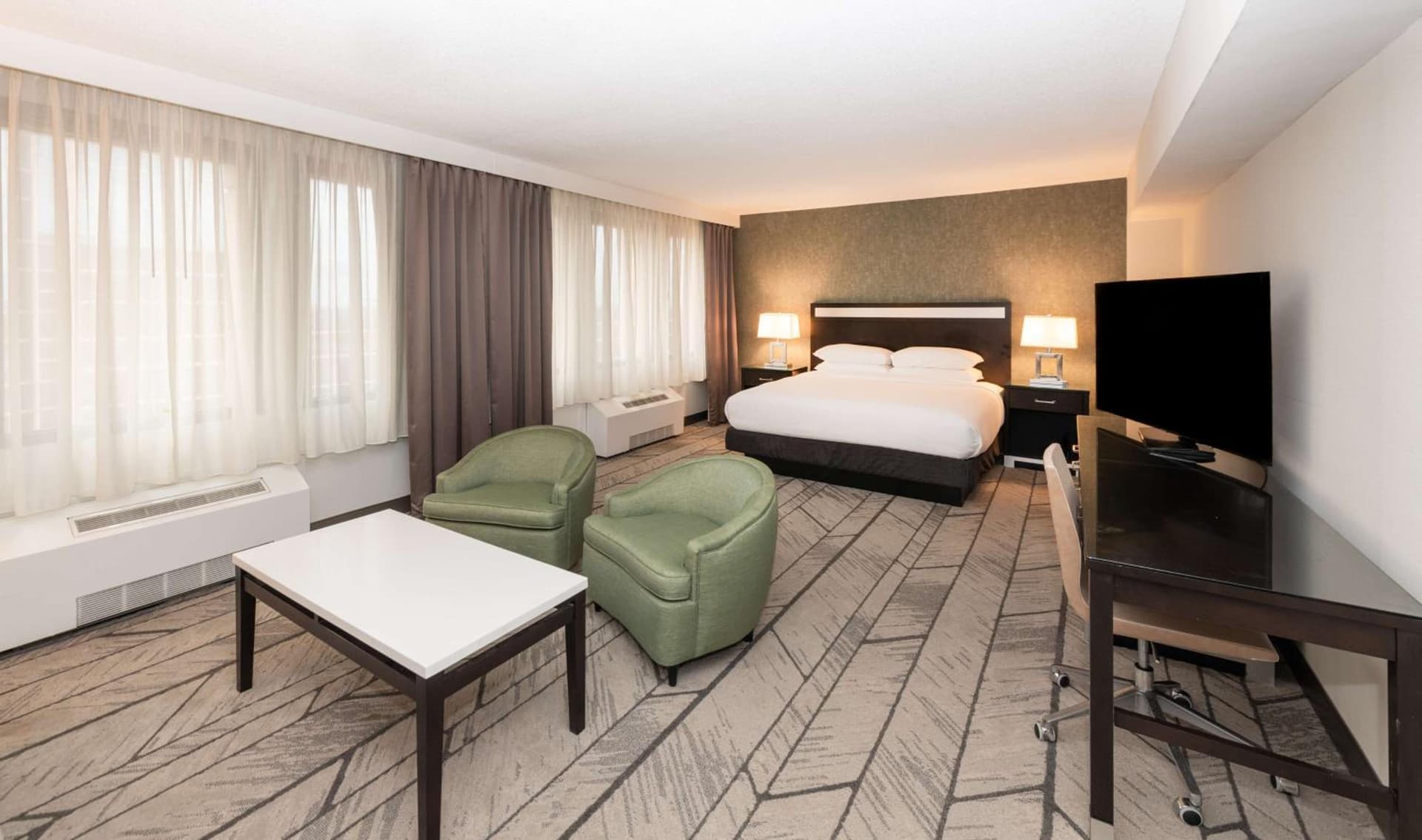 DoubleTree by Hilton Newark Penn Station gallery photo in Newark, NJ — image 18