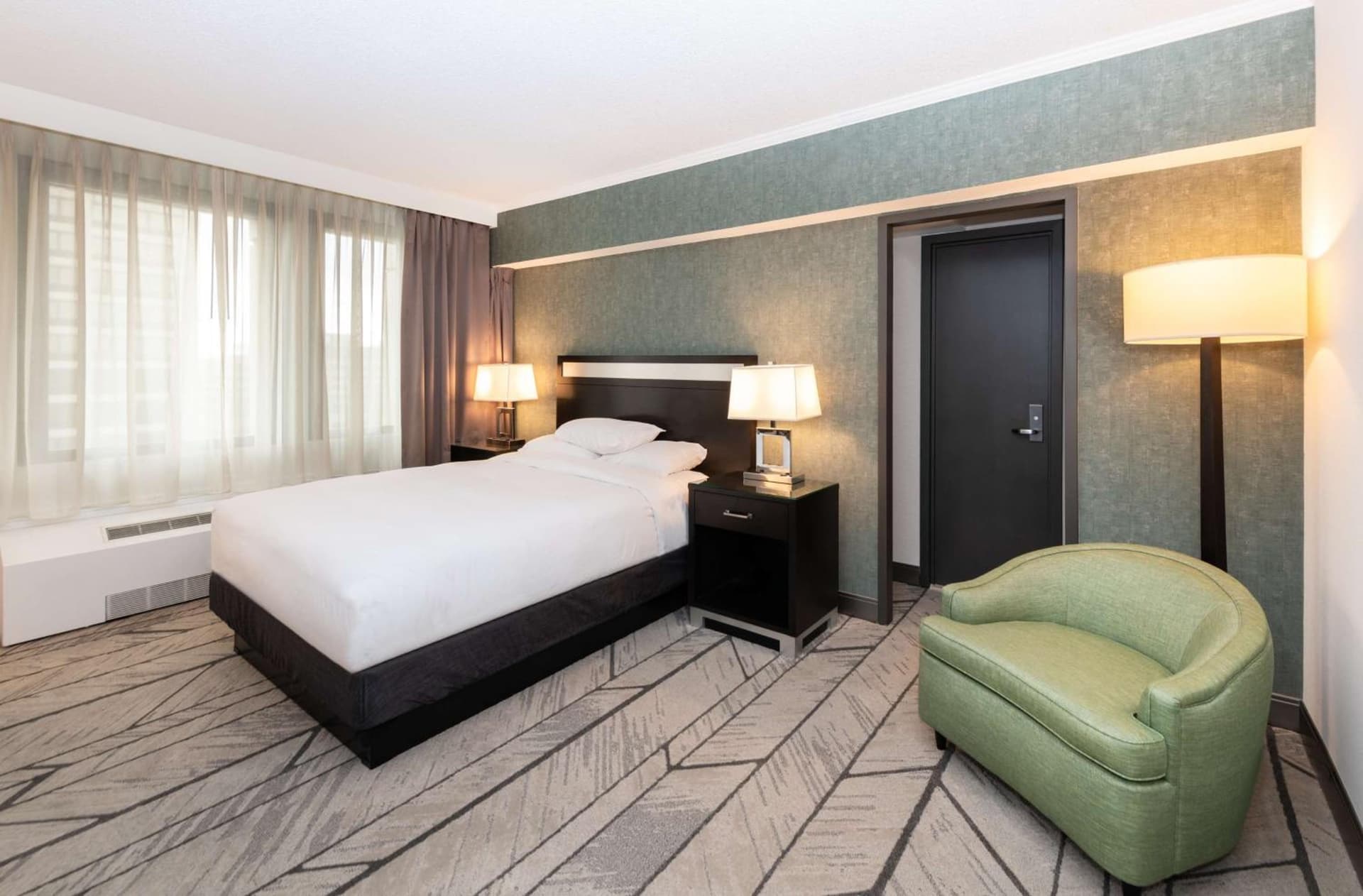 DoubleTree by Hilton Newark Penn Station gallery photo in Newark, NJ — image 42