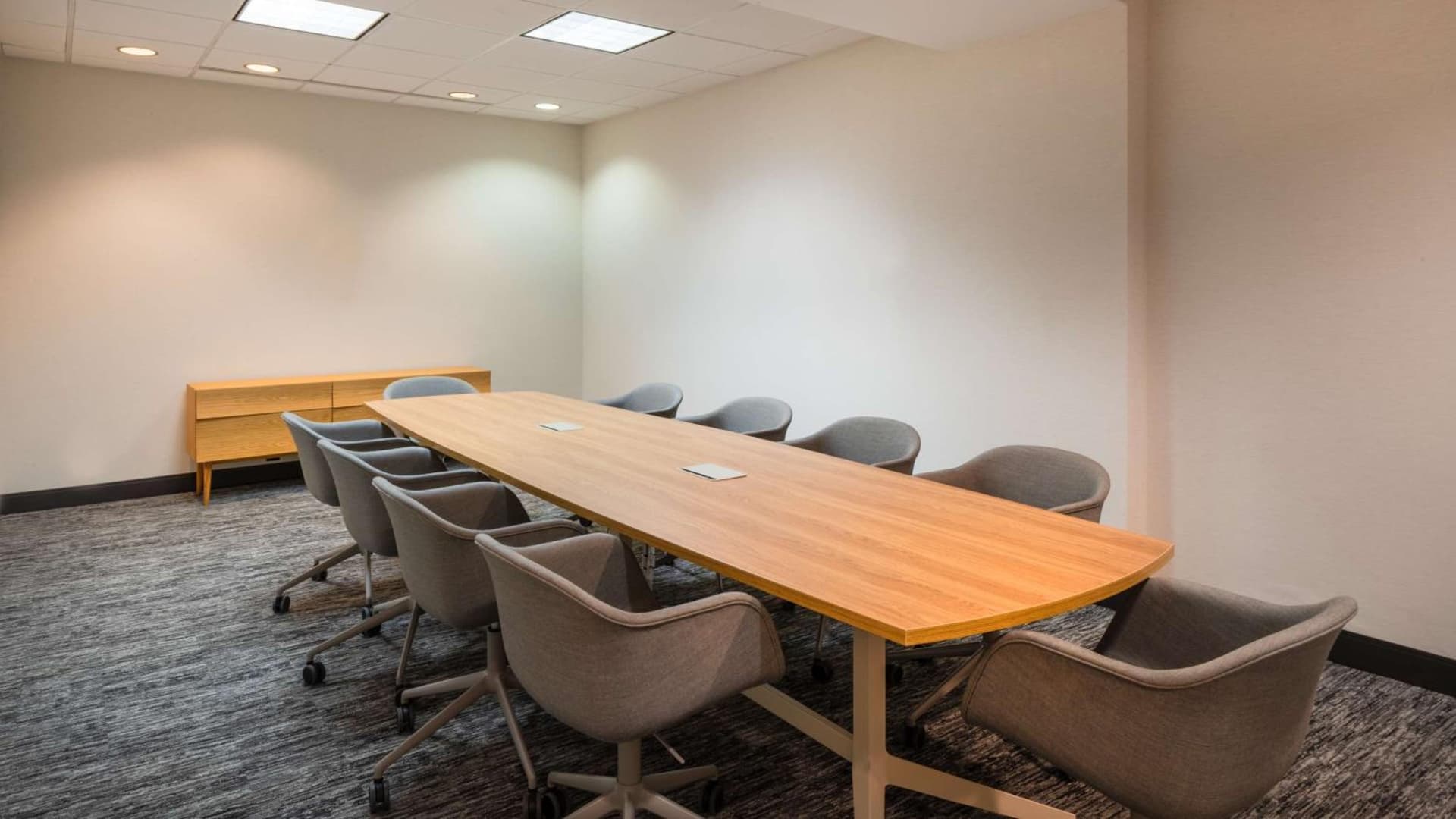 DoubleTree by Hilton Newark Penn Station gallery photo in Newark, NJ — image 33