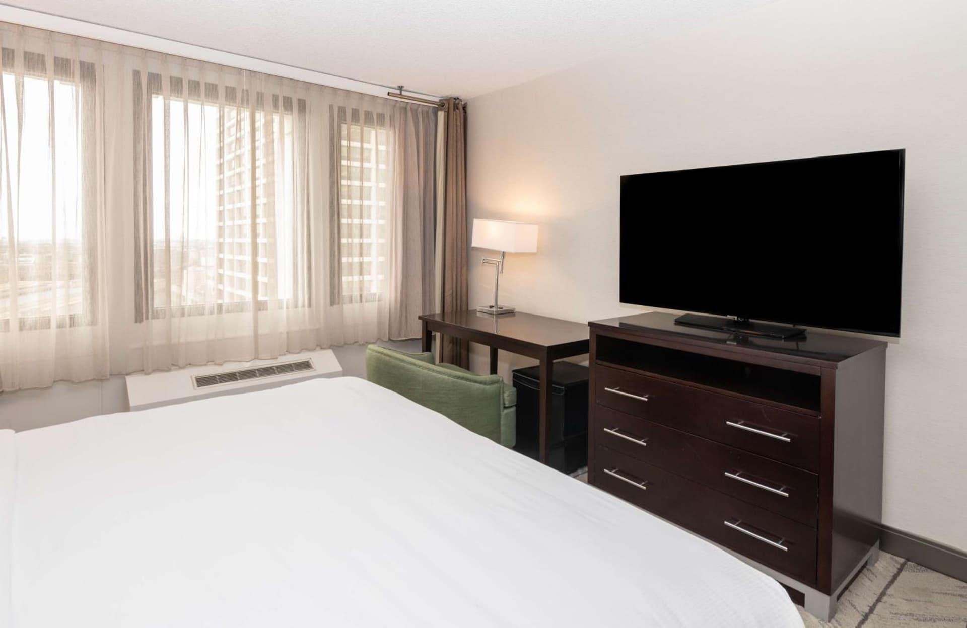 DoubleTree by Hilton Newark Penn Station gallery photo in Newark, NJ — image 38