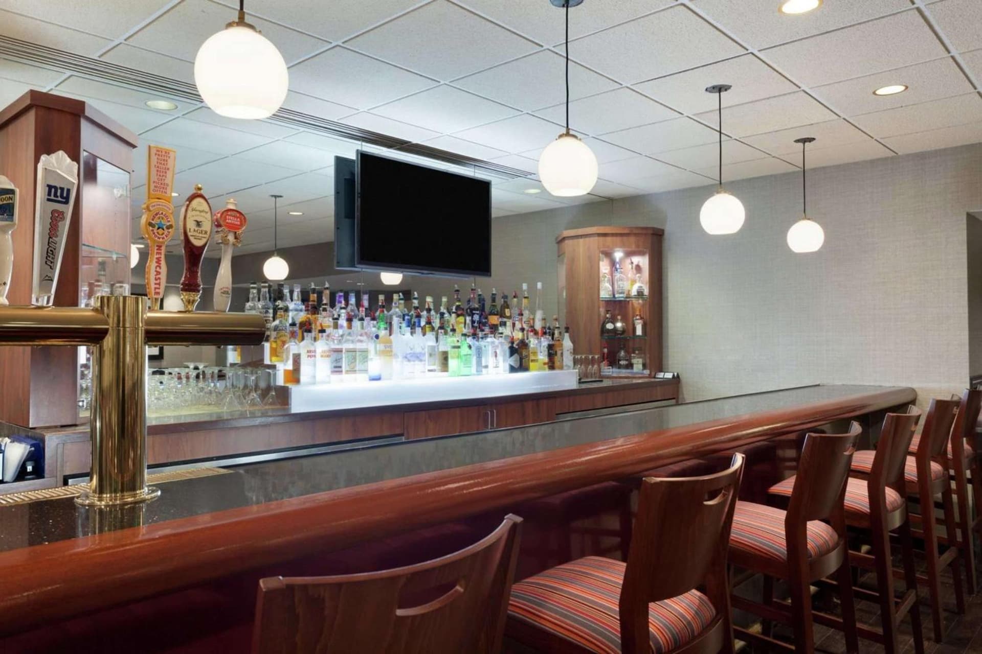 DoubleTree by Hilton Newark Penn Station gallery photo in Newark, NJ — image 32