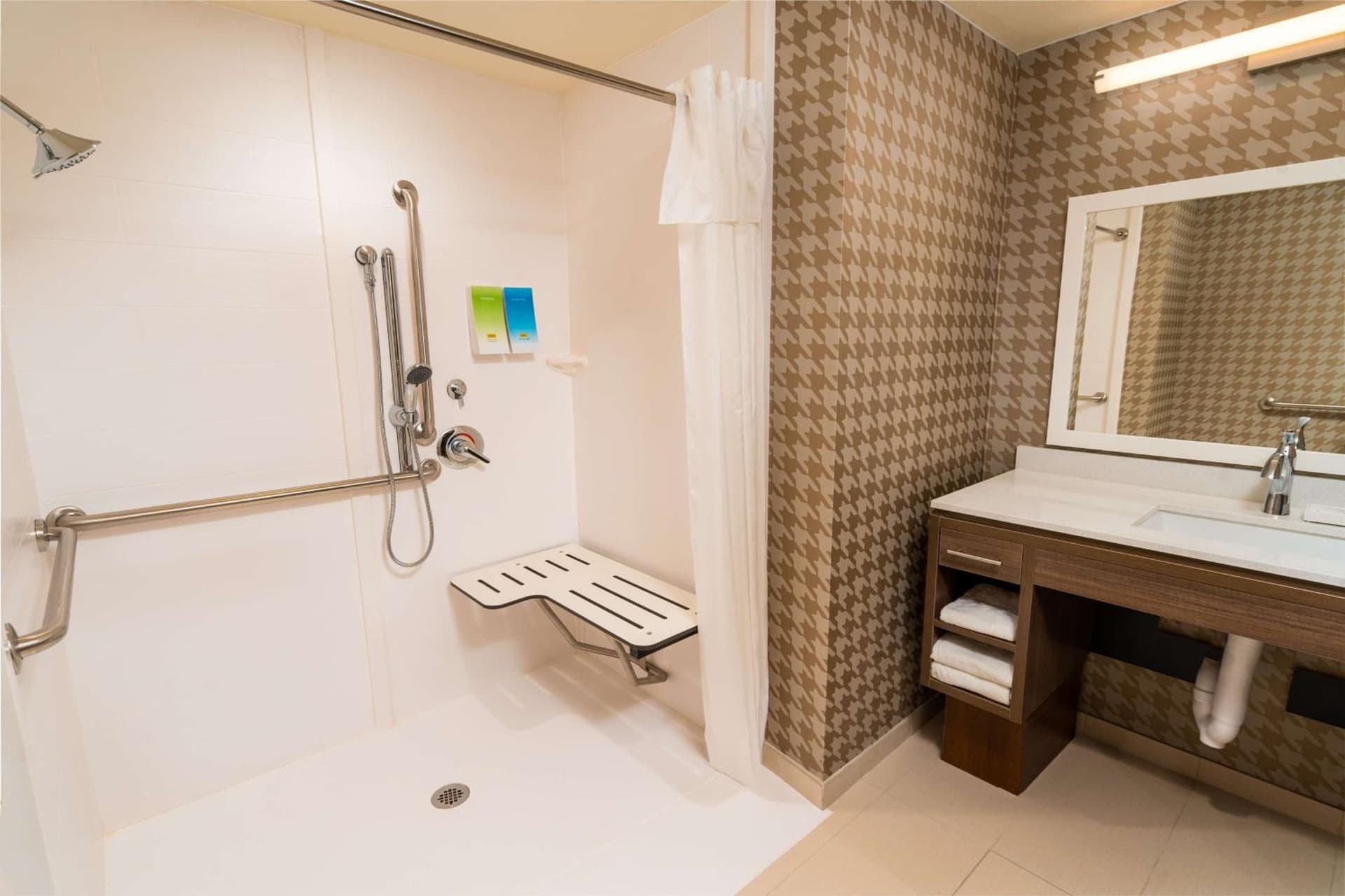 Home2 Suites Bakersfield gallery photo in Bakersfield, CA — image 16