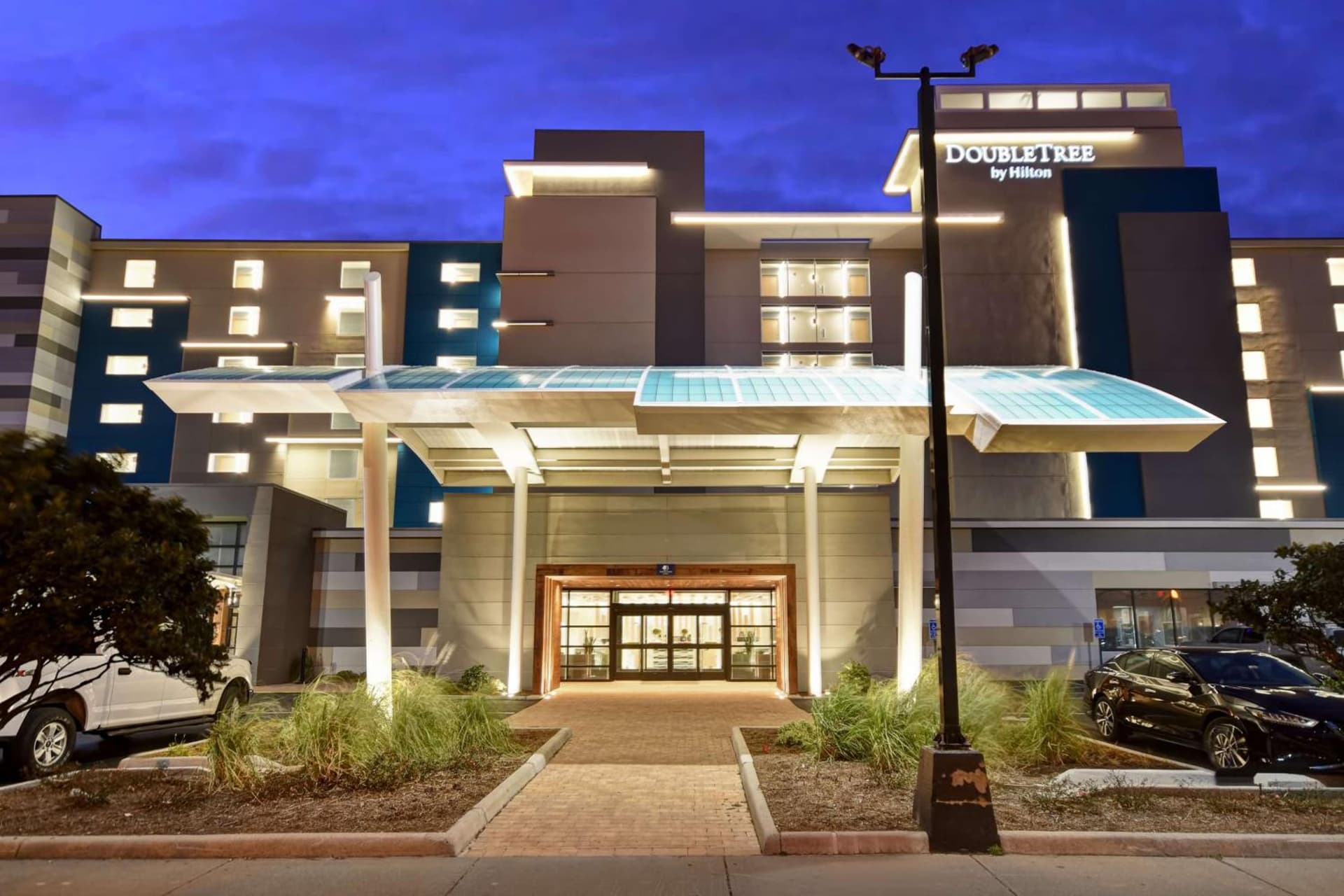 DoubleTree by Hilton Oceanfront Virginia Beach property views in Virginia Beach, VA — gallery photo 3