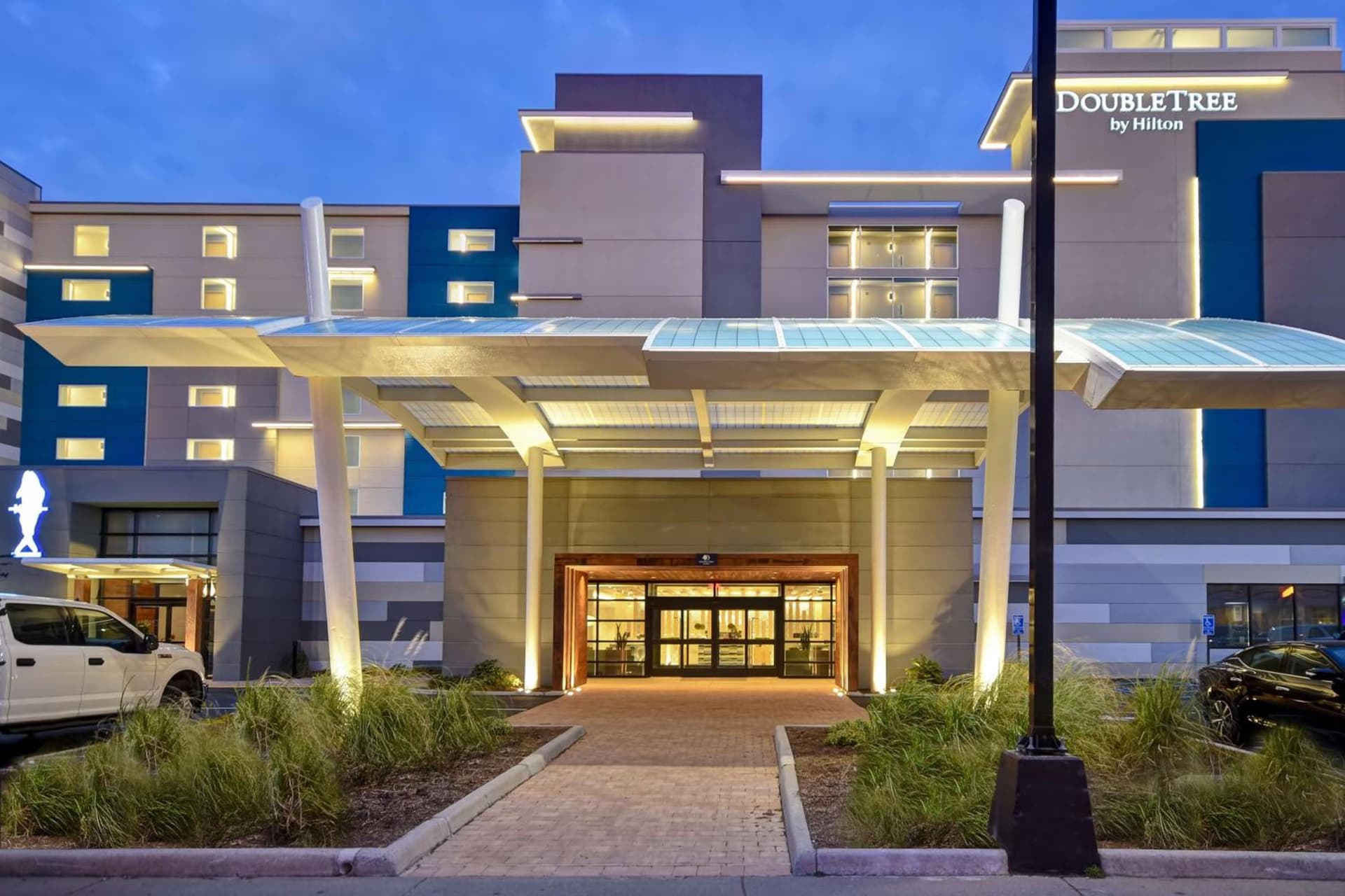 DoubleTree by Hilton Oceanfront Virginia Beach gallery photo in Virginia Beach, VA — image 25