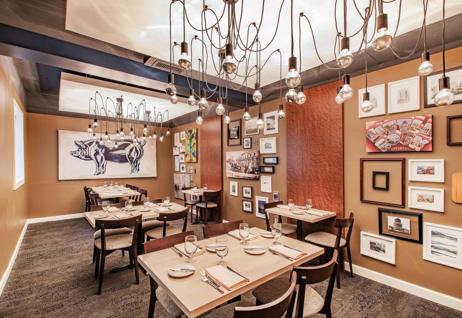 The Burgundy Hotel, Tapestry Collection by Hilton gallery photo in Little Rock, AR — image 27
