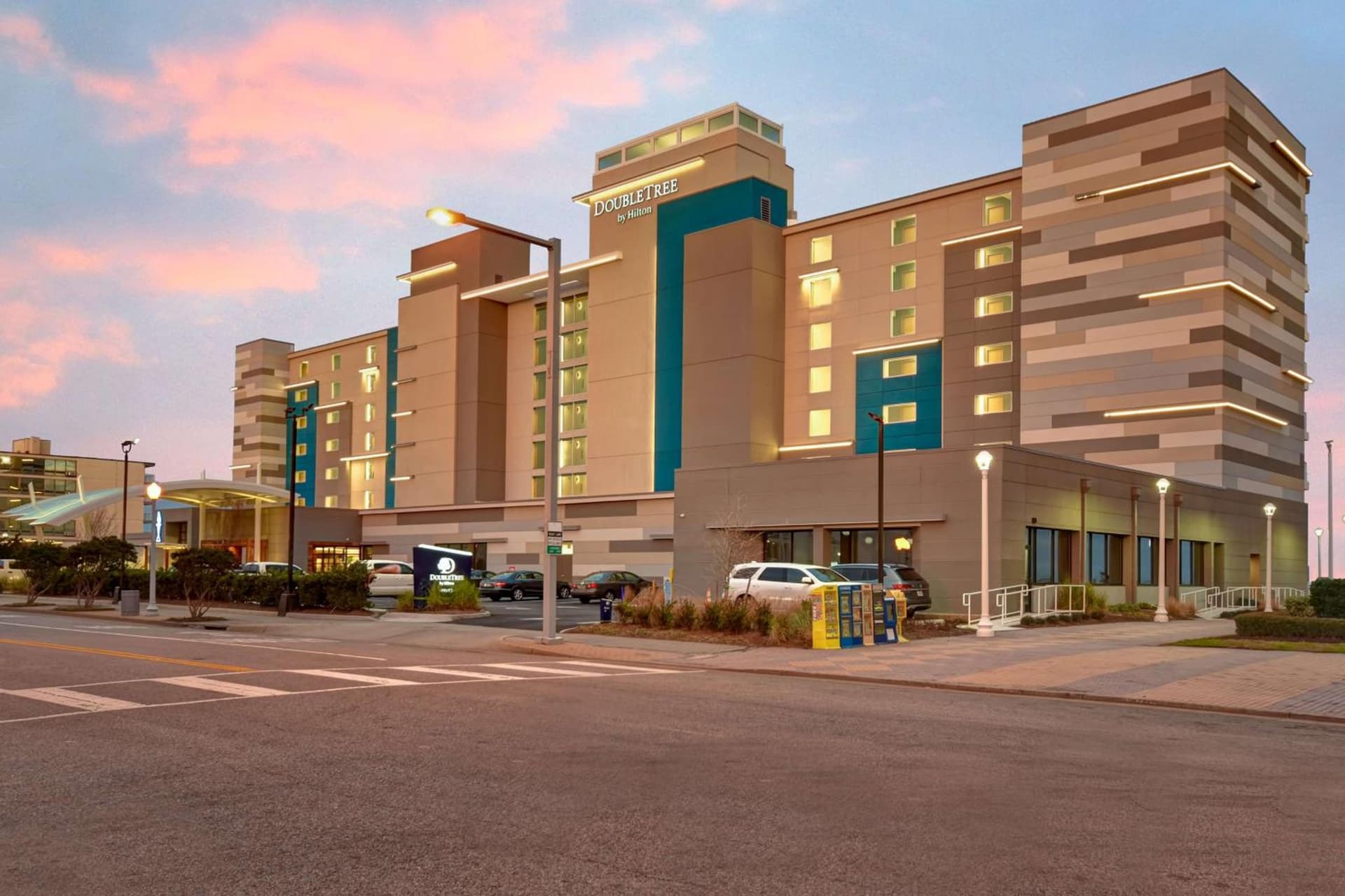 DoubleTree by Hilton Oceanfront Virginia Beach gallery photo in Virginia Beach, VA — image 12