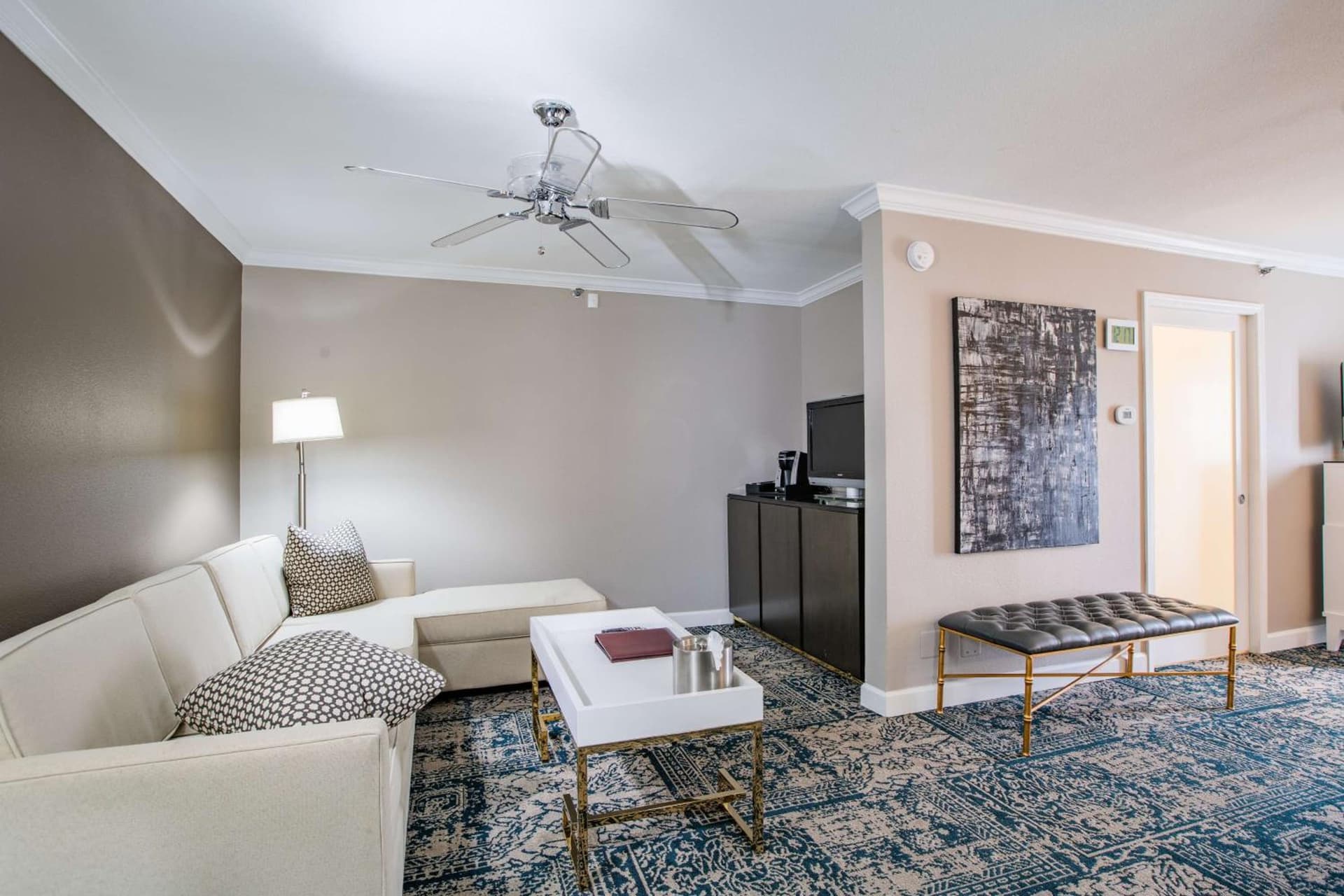 The Burgundy Hotel, Tapestry Collection by Hilton gallery photo in Little Rock, AR — image 34