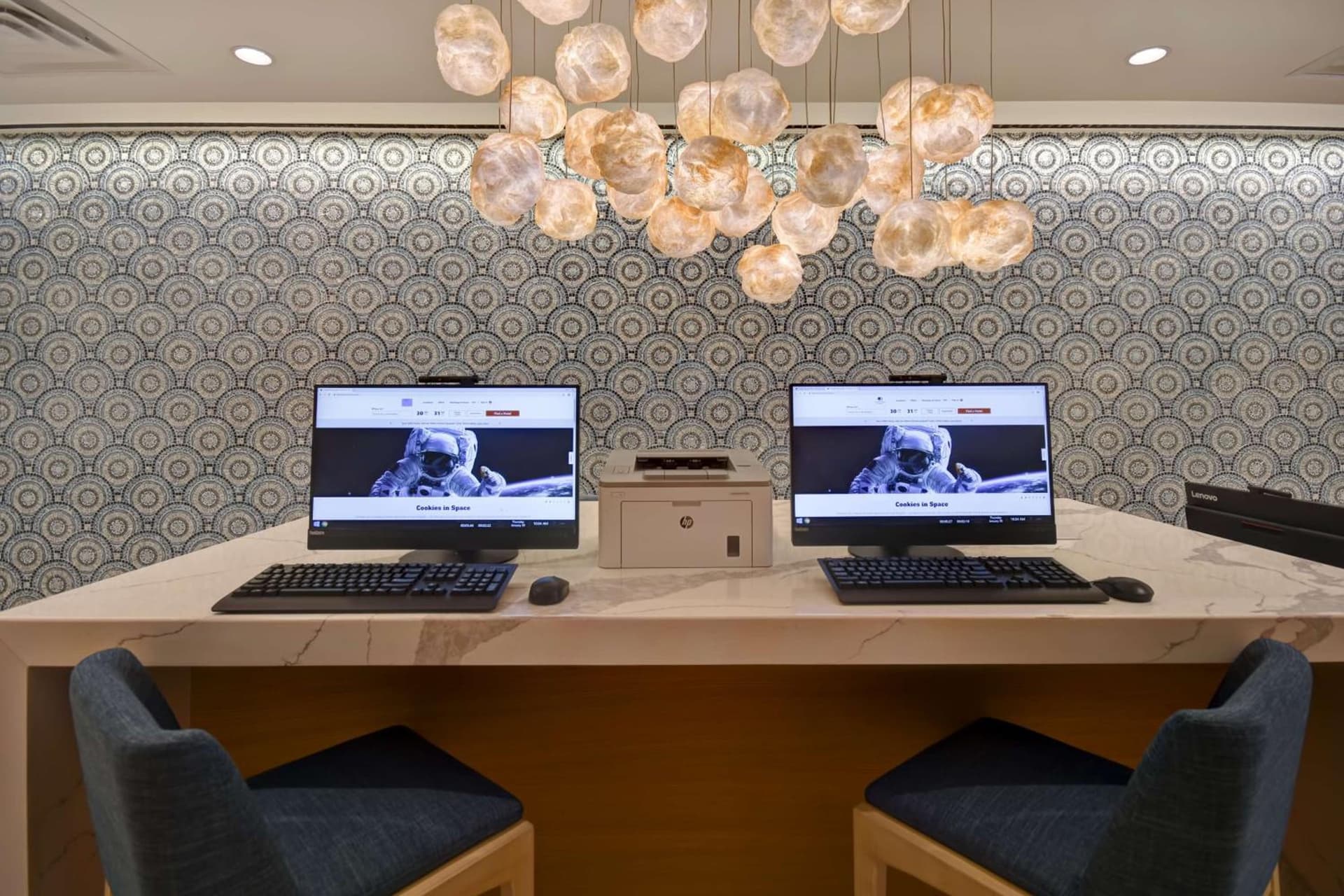 DoubleTree by Hilton Oceanfront Virginia Beach gallery photo in Virginia Beach, VA — image 7