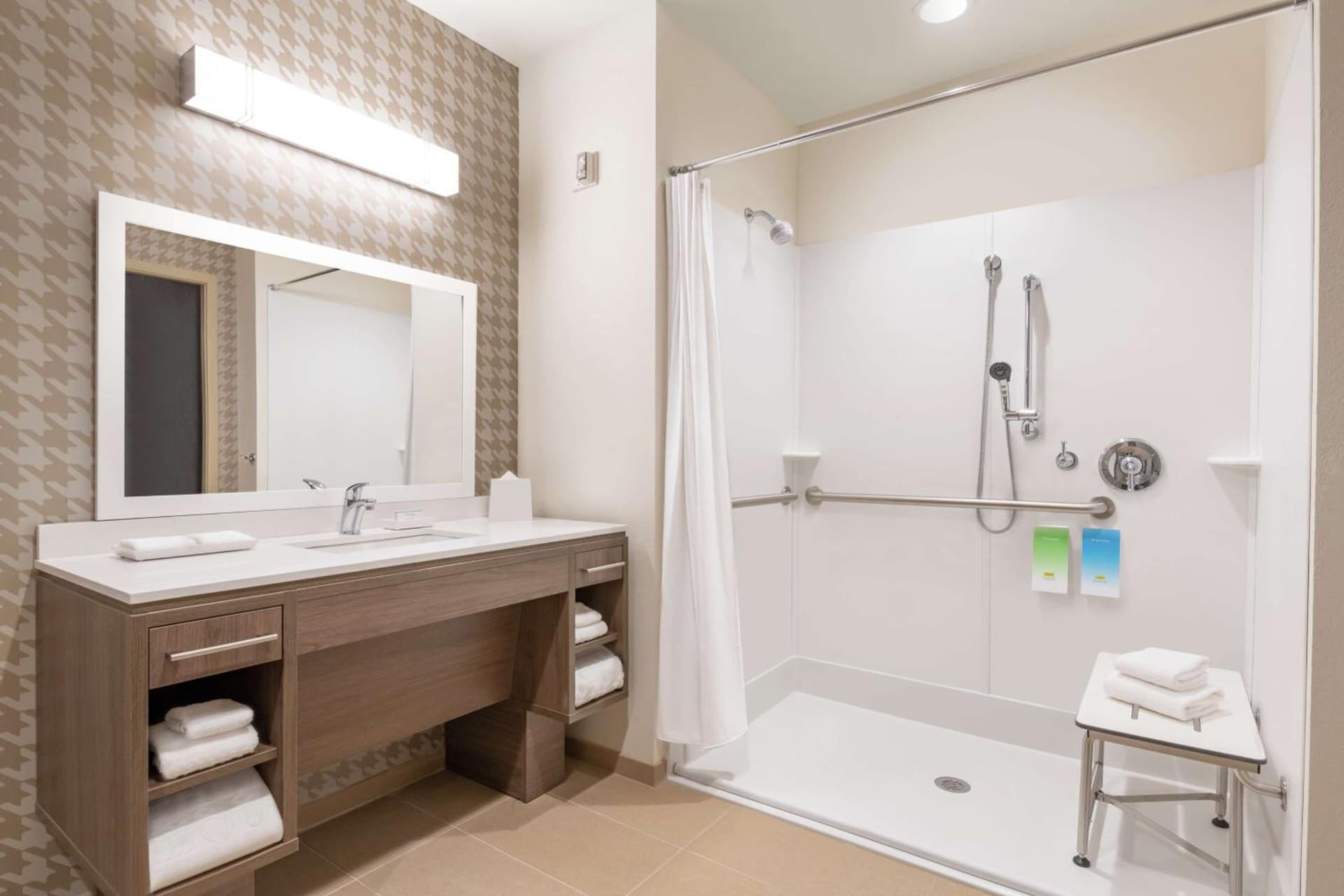 Home2 Suites By Hilton Rochester Greece gallery photo in Greece — image 4