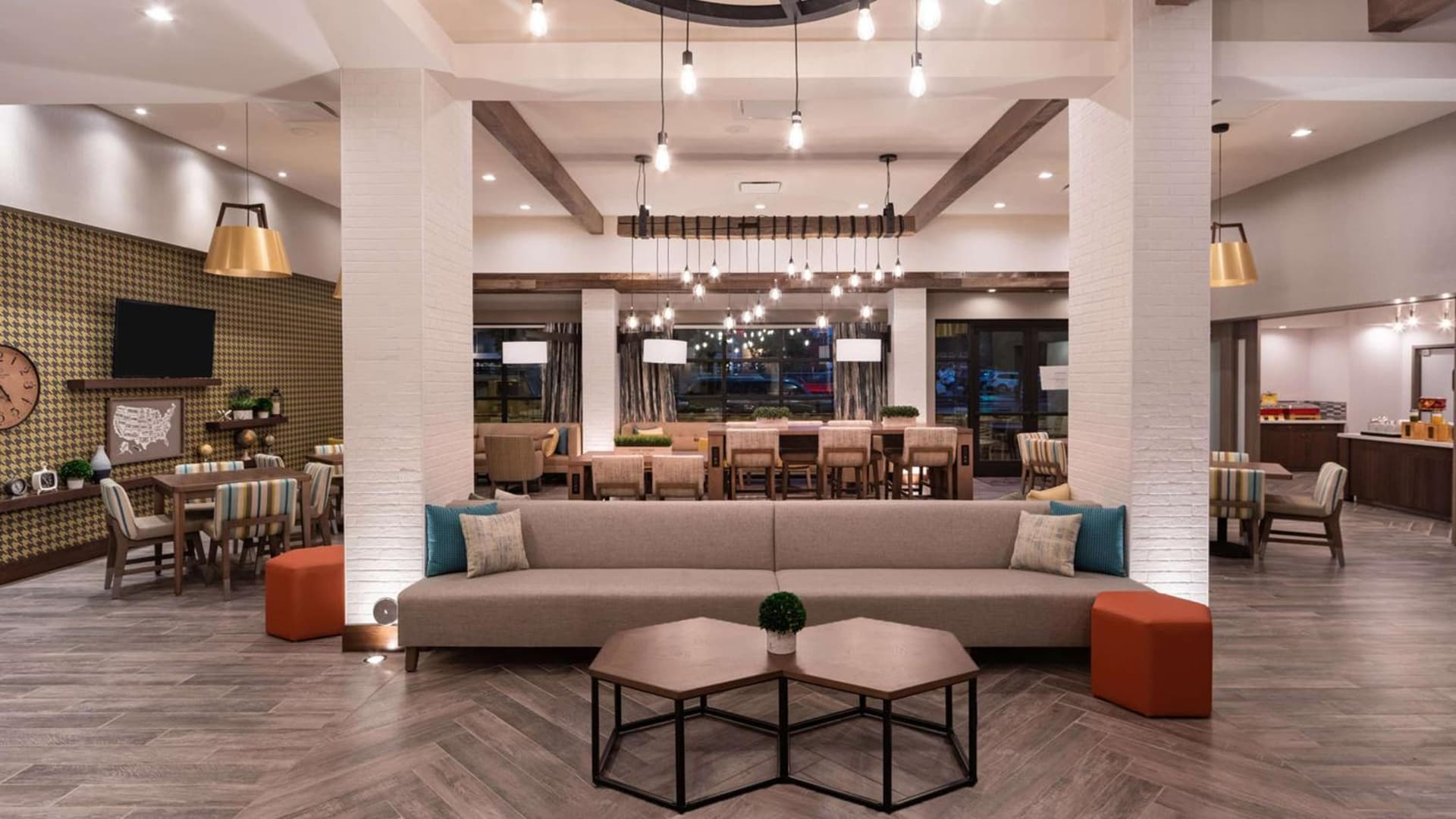 Hampton Inn Riverside Downtown Convention Center gallery photo in Riverside, CA — image 19