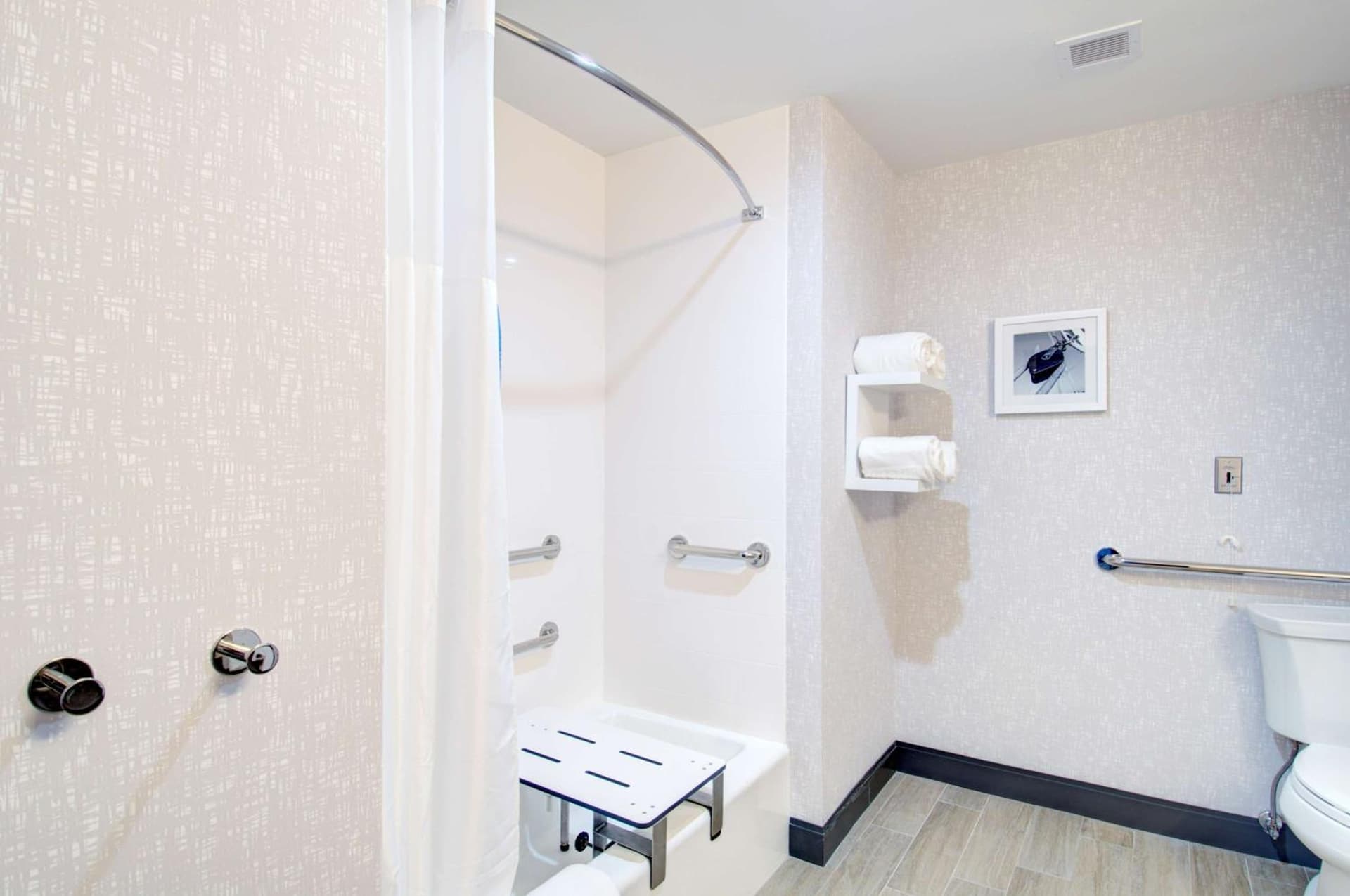 Hampton Inn & Suites Portland West gallery photo in Portland, ME — image 58