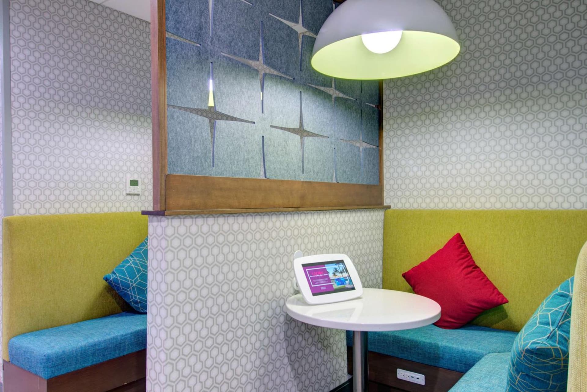 Hampton Inn & Suites Portland West gallery photo in Portland, ME — image 19