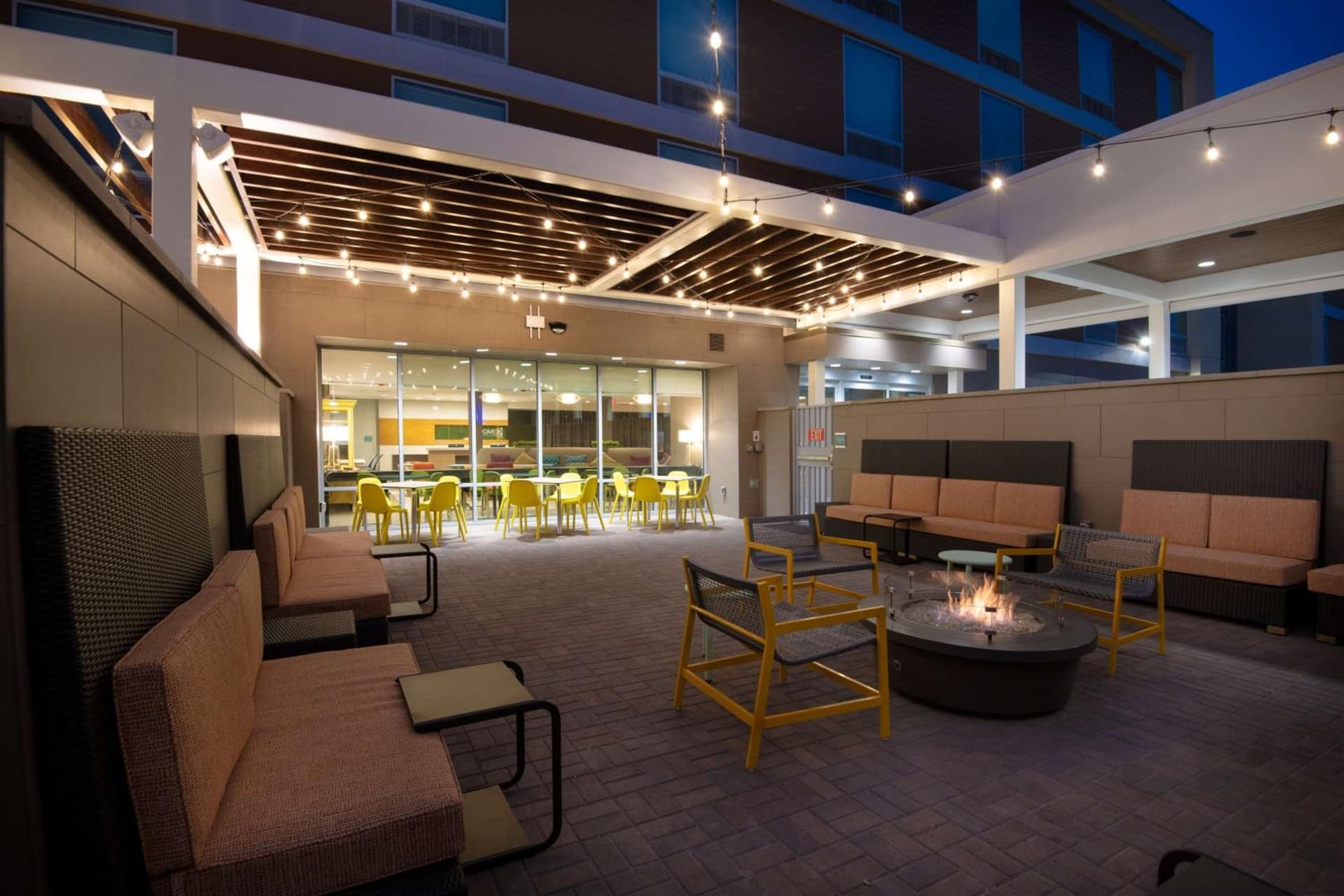 Home2 Suites By Hilton Phoenix Airport North, Az interior in Phoenix, AZ — gallery photo 2