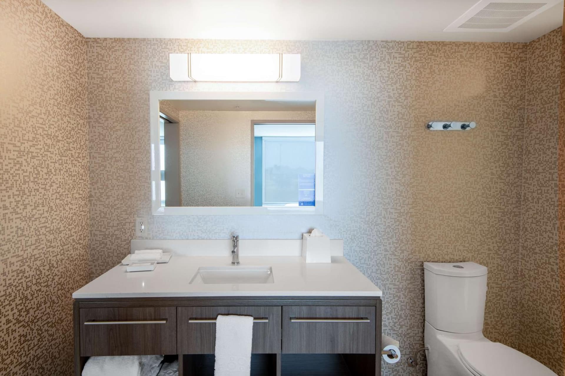 Home2 Suites By Hilton Phoenix Airport North, Az gallery photo in Phoenix, AZ — image 32