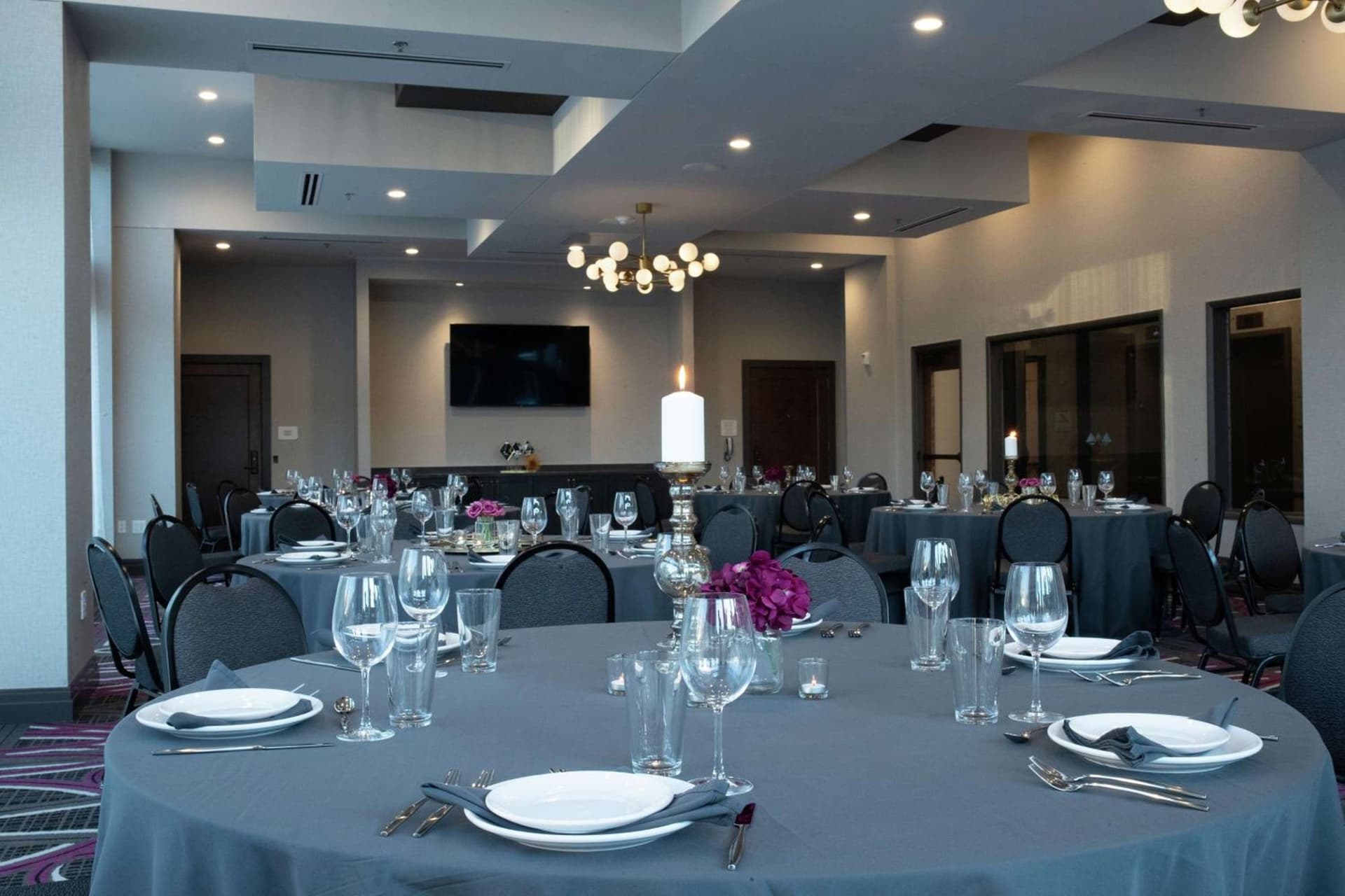 The Axis Moline Hotel, Tapestry Collection By Hilton gallery photo in Moline, IL — image 11