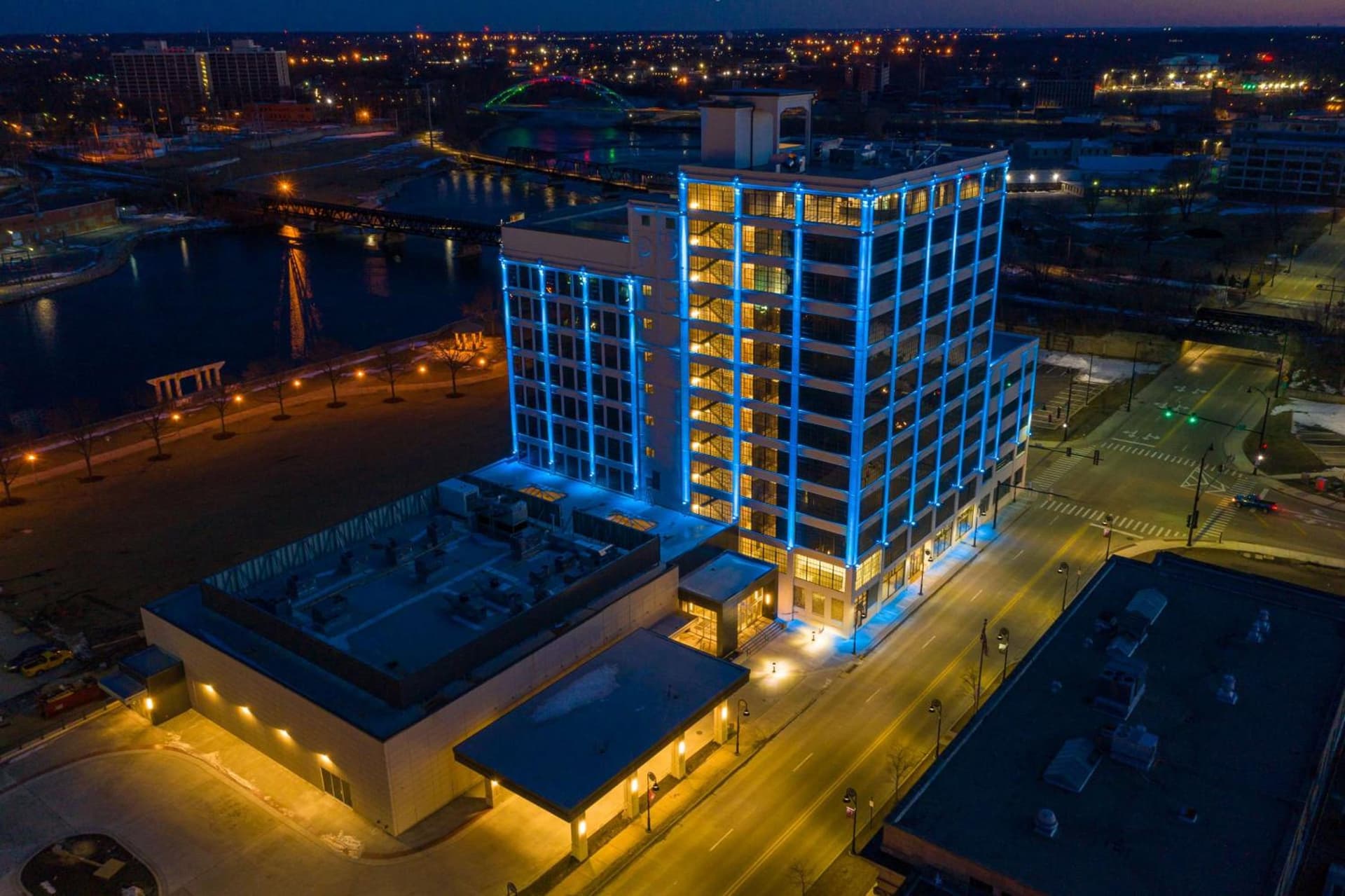 Embassy Suites By Hilton Rockford Riverfront property views in Rockford, IL — gallery photo 3