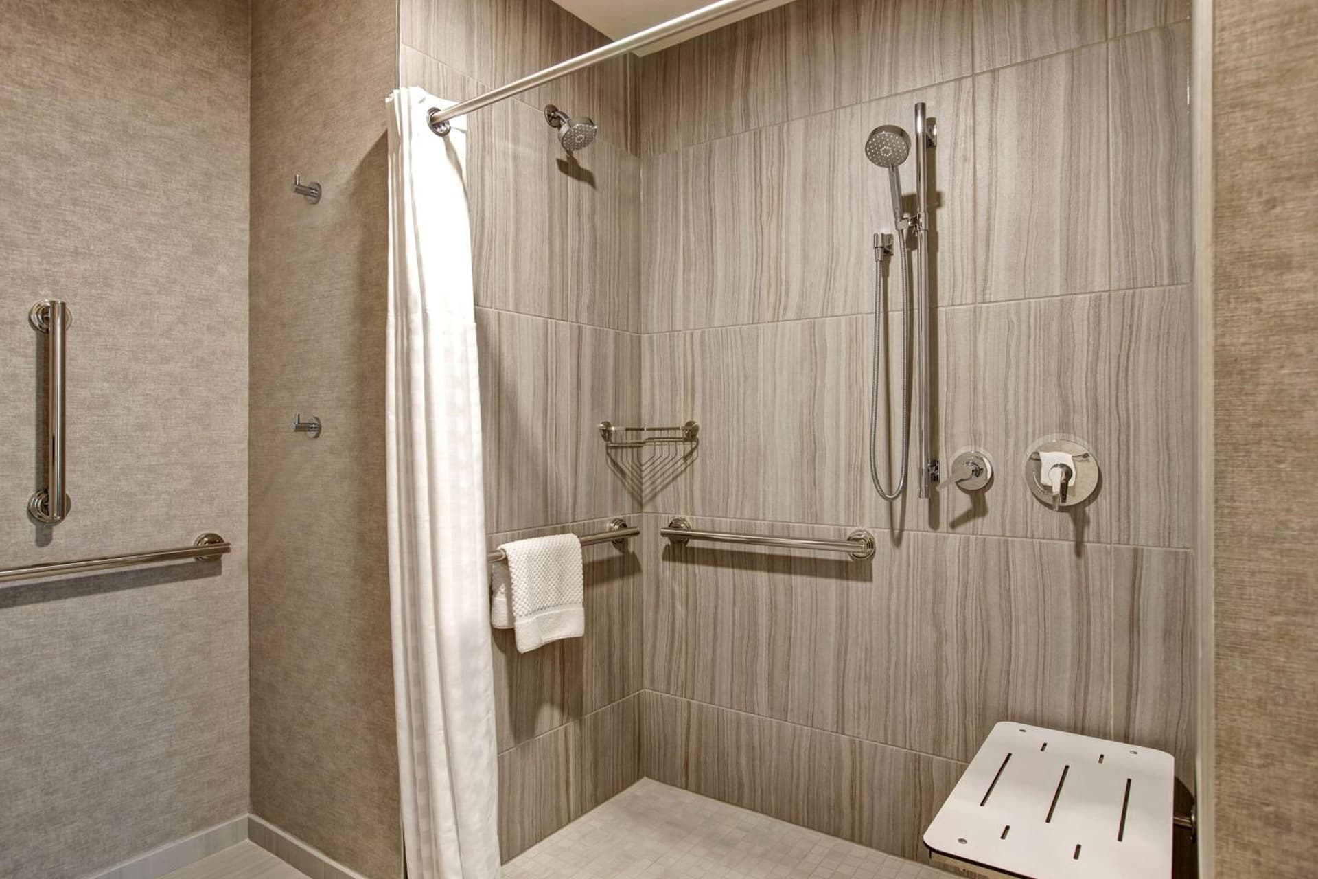 Embassy Suites By Hilton Rockford Riverfront gallery photo in Rockford, IL — image 31
