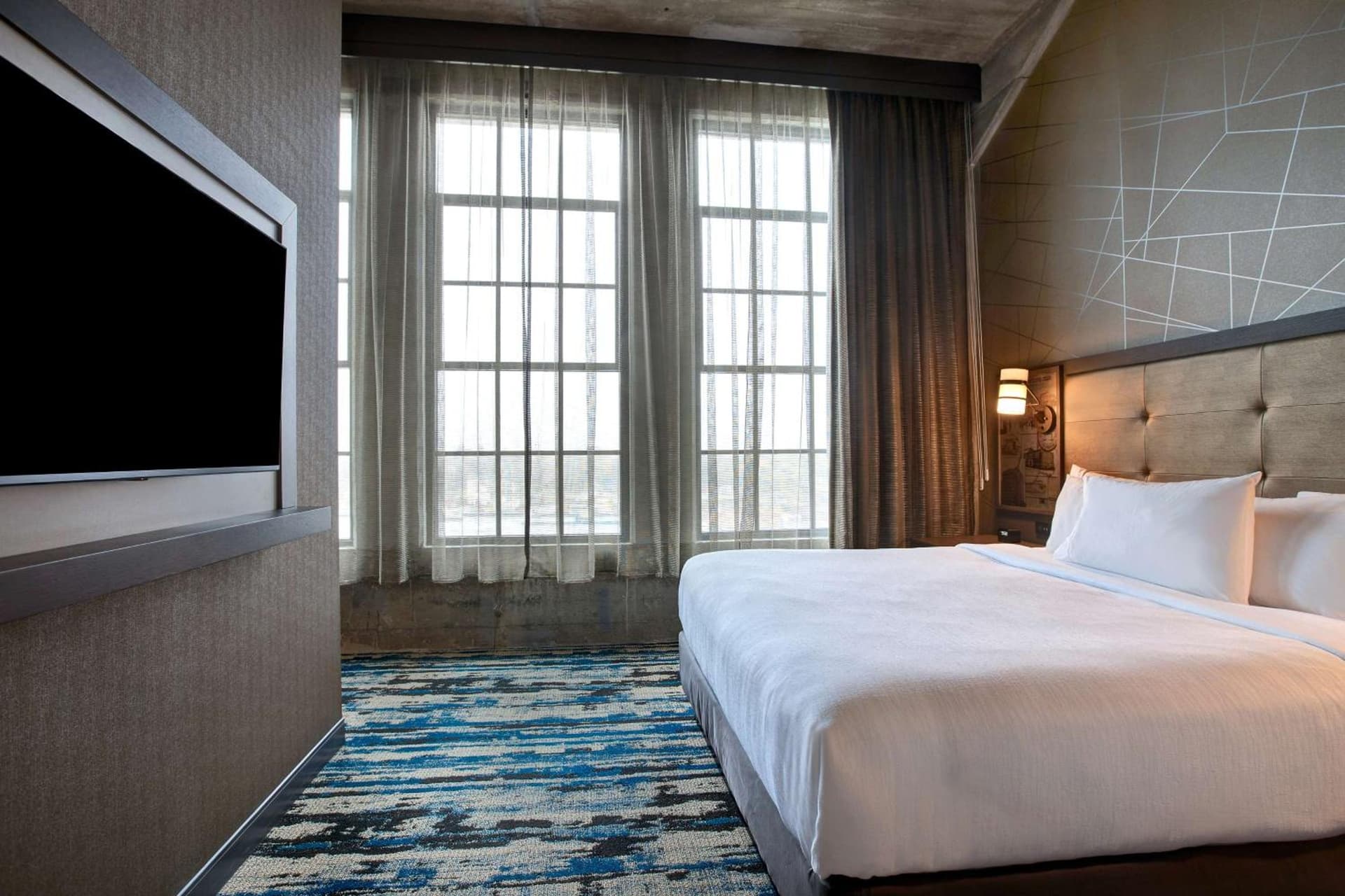 Embassy Suites By Hilton Rockford Riverfront gallery photo in Rockford, IL — image 4