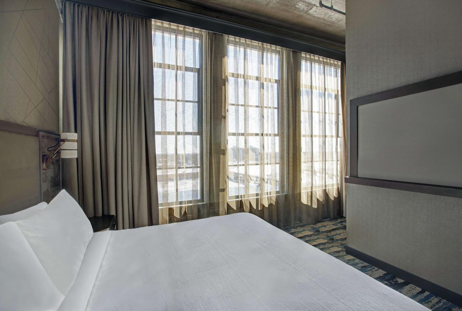 Embassy Suites By Hilton Rockford Riverfront gallery photo in Rockford, IL — image 66