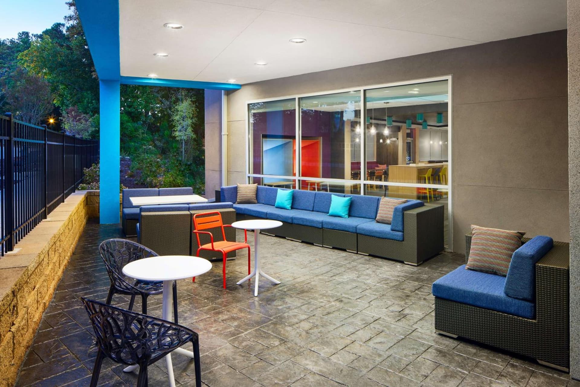 Tru By Hilton Atlanta Northlake Parkway, Ga interior in Atlanta, GA — gallery photo 2