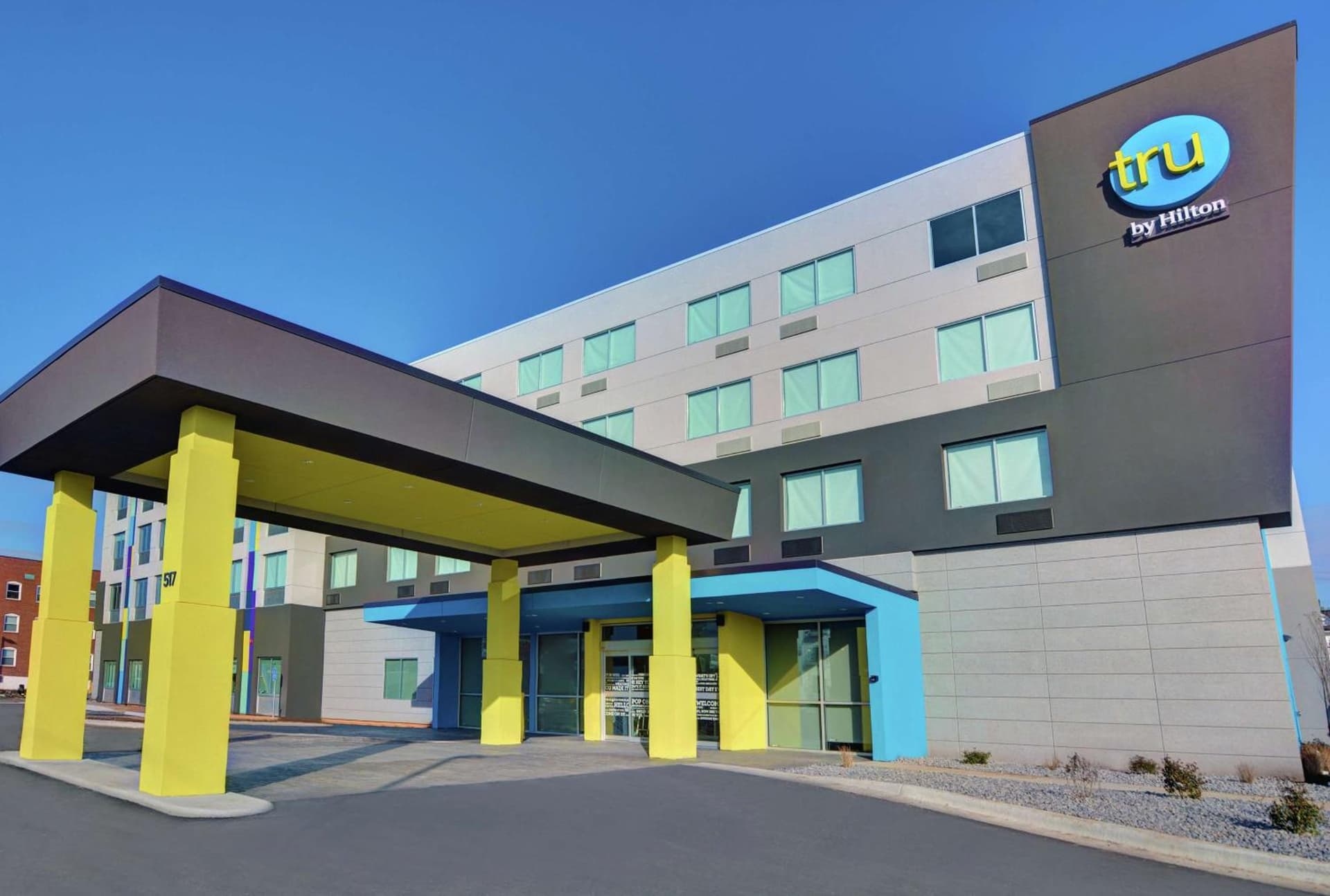 Tru By Hilton Springfield Downtown interior in Springfield, MO — gallery photo 2