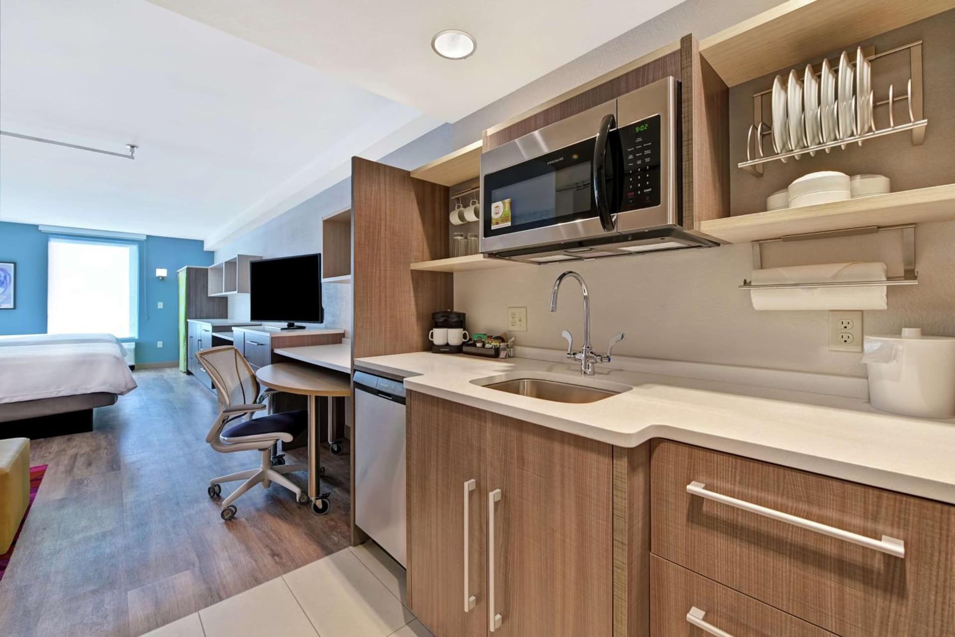 Home2 Suites By Hilton West Palm Beach Airport gallery photo in West Palm Beach, FL — image 15