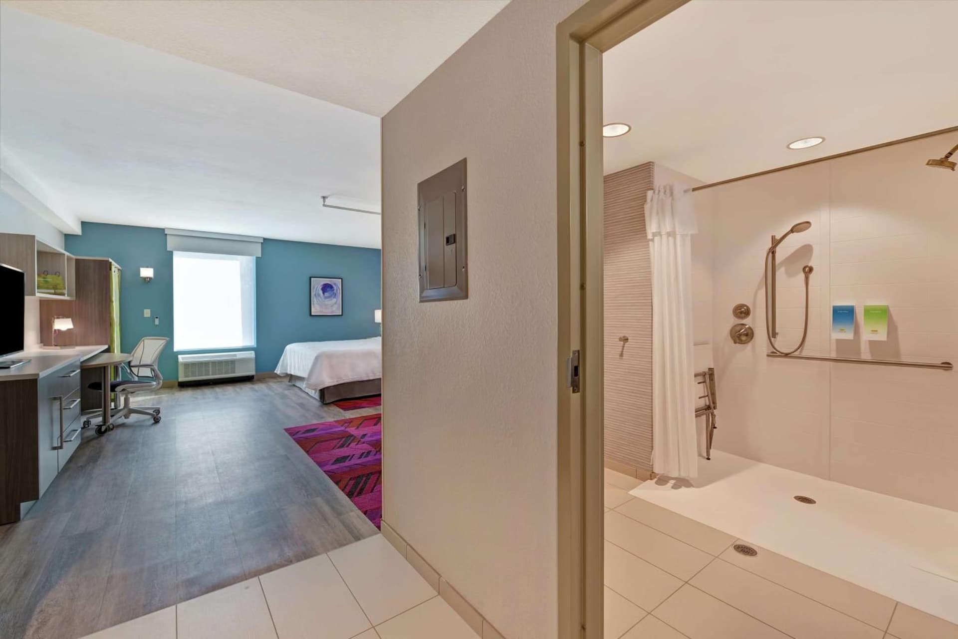 Home2 Suites By Hilton West Palm Beach Airport gallery photo in West Palm Beach, FL — image 9