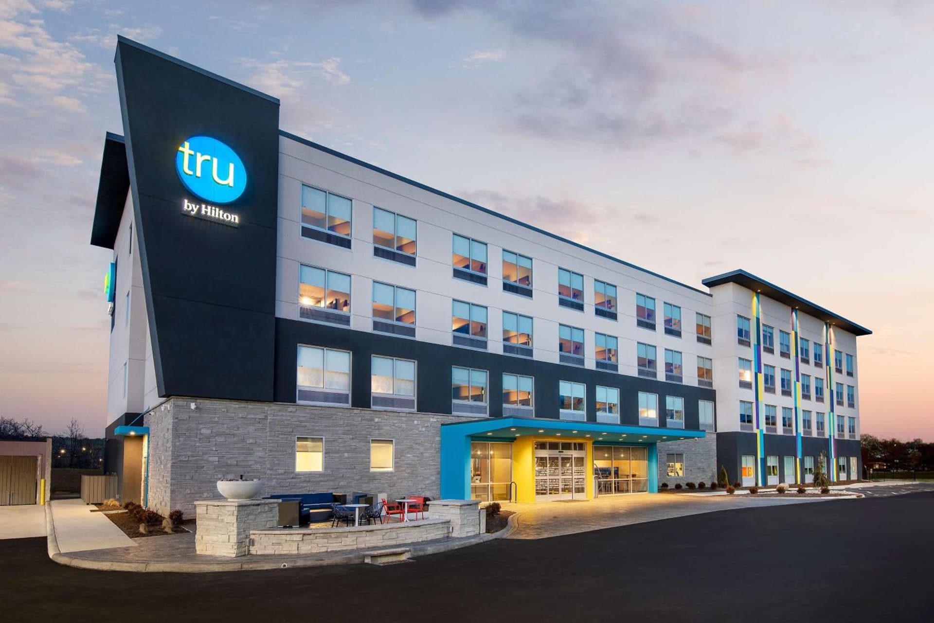 Tru By Hilton Sharonville, OH interior in Cincinnati, OH — gallery photo 2