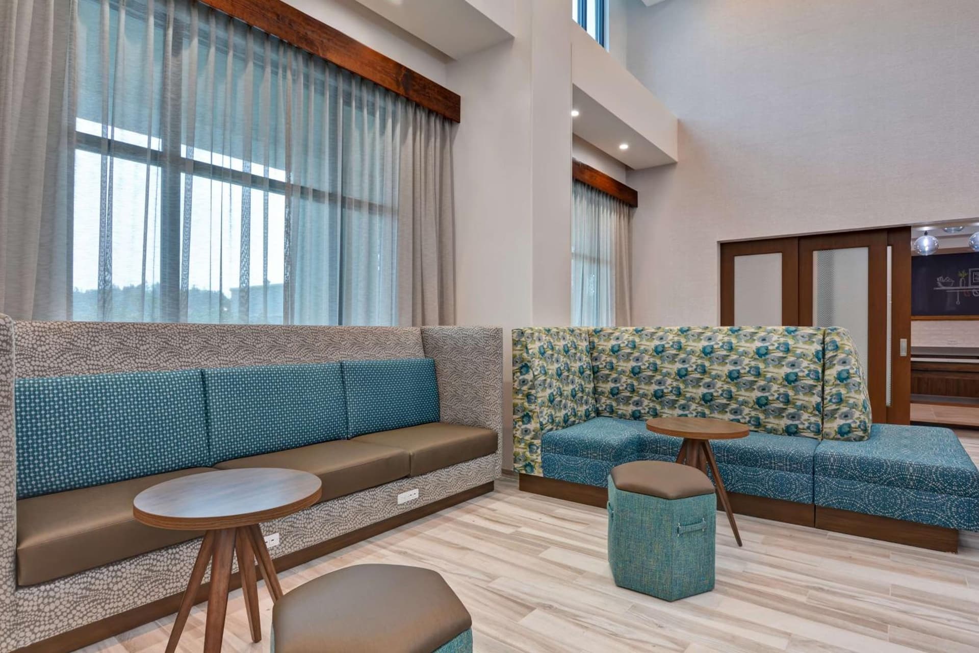 Hampton Inn & Suites Tampa Riverview Brandon gallery photo in Tampa, FL — image 21