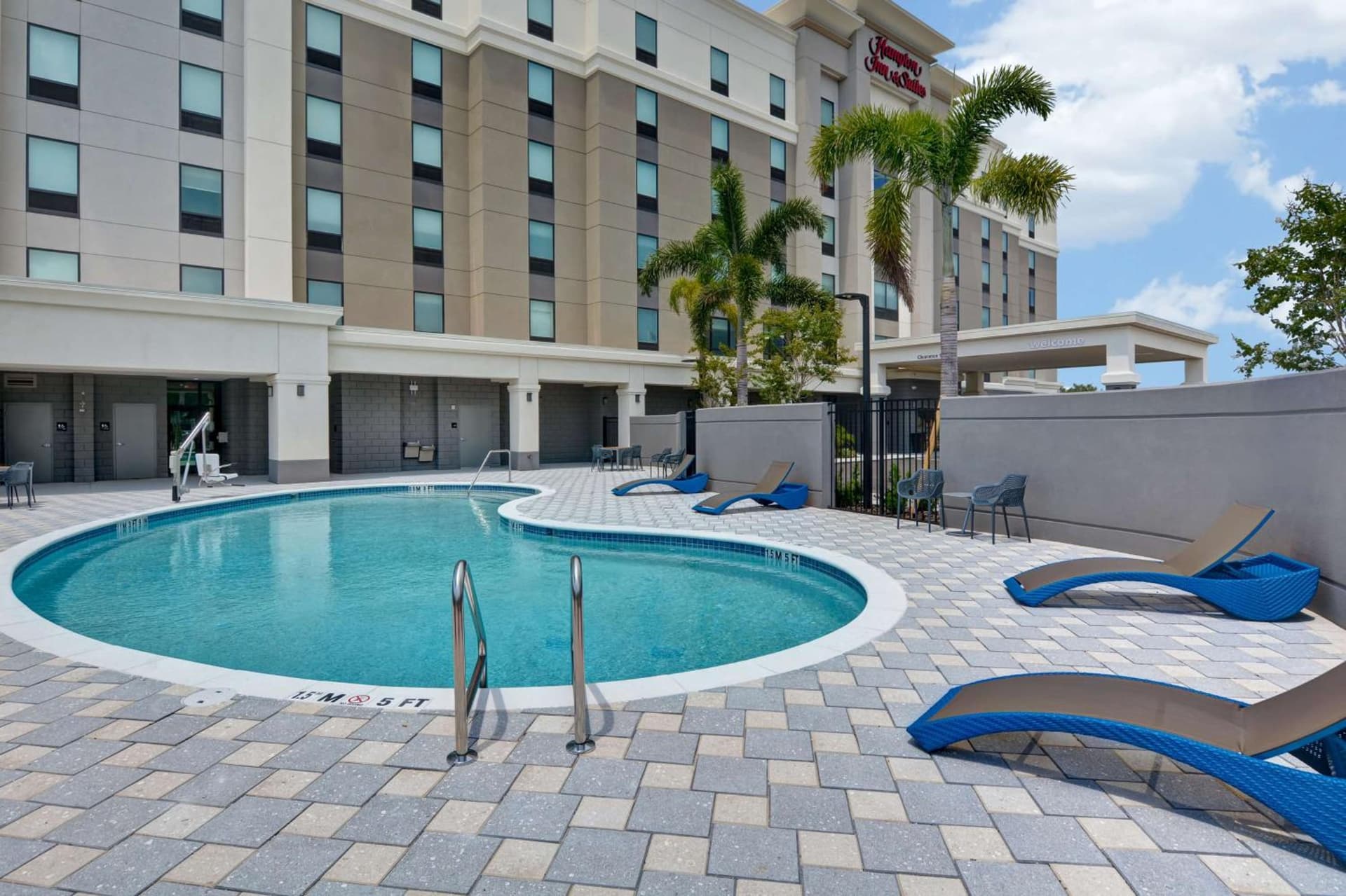 Hampton Inn & Suites Tampa Riverview Brandon interior in Tampa, FL — gallery photo 2