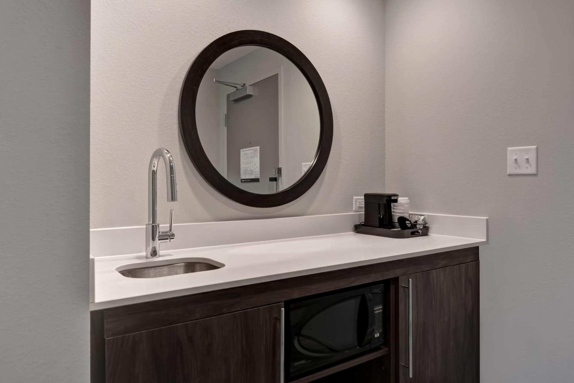 Hampton Inn & Suites Tampa Riverview Brandon property views in Tampa, FL — gallery photo 3